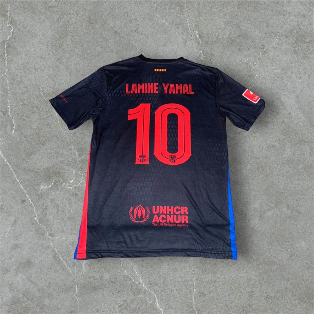 Nike FC Barcelona Trikot Lamine Yamal 24/25 mit UNHCR – Größe M Size US M / EU 48-50 / 2 - 1 Thumbnail