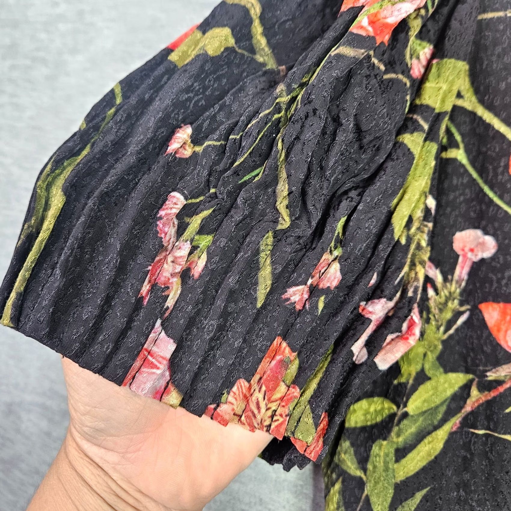 Ted Baker Ted Baker Sienno Mini Puff Sleeve Satin Floral Empire Dress Size 4 Multicolor V-Neck Womens Short Sleeve Size S / US 4 / IT 40 - 3 Thumbnail