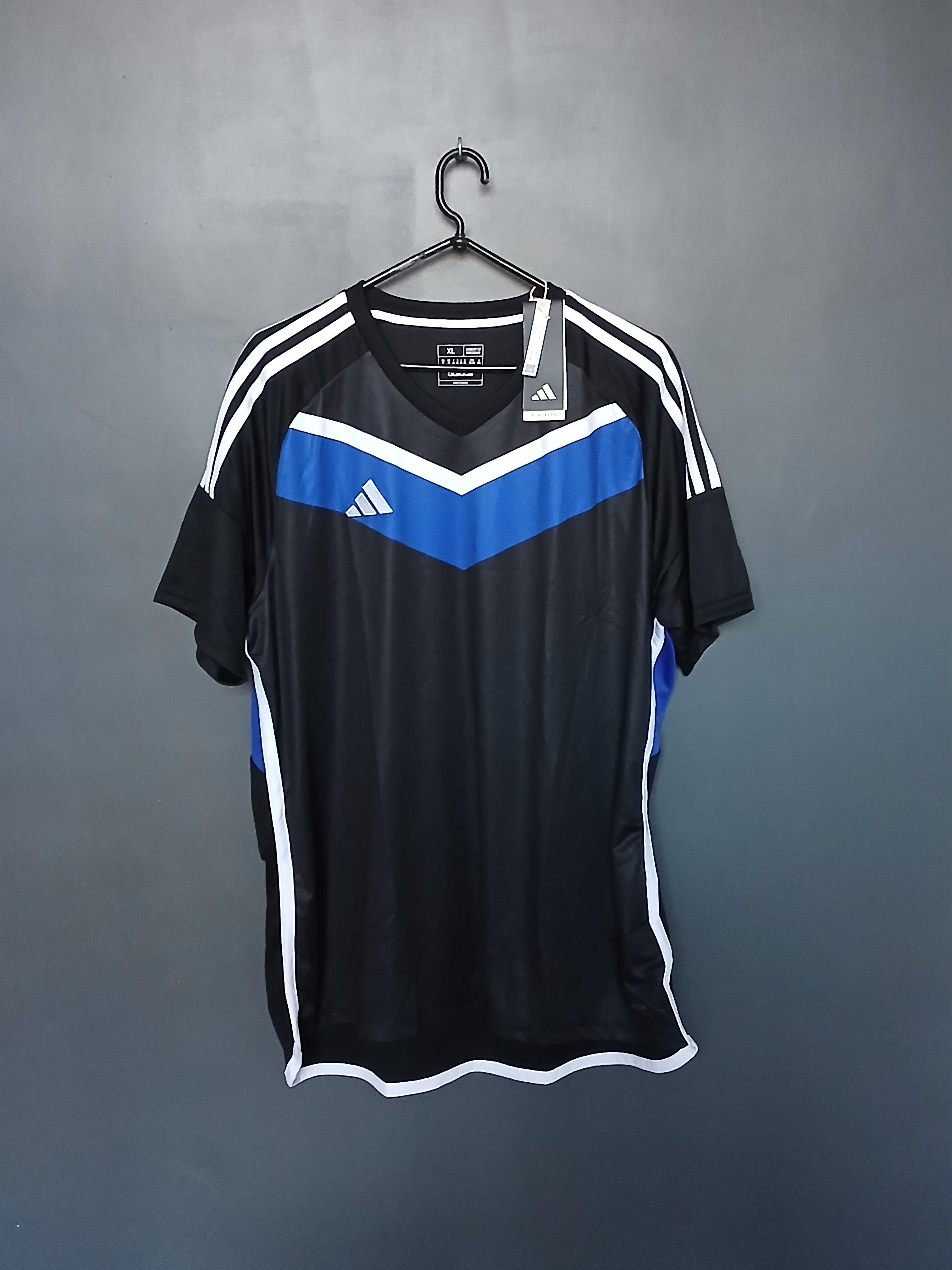 Adidas New Adidas T-Shirt Size US XL / EU 56 / 4 - 1 Thumbnail