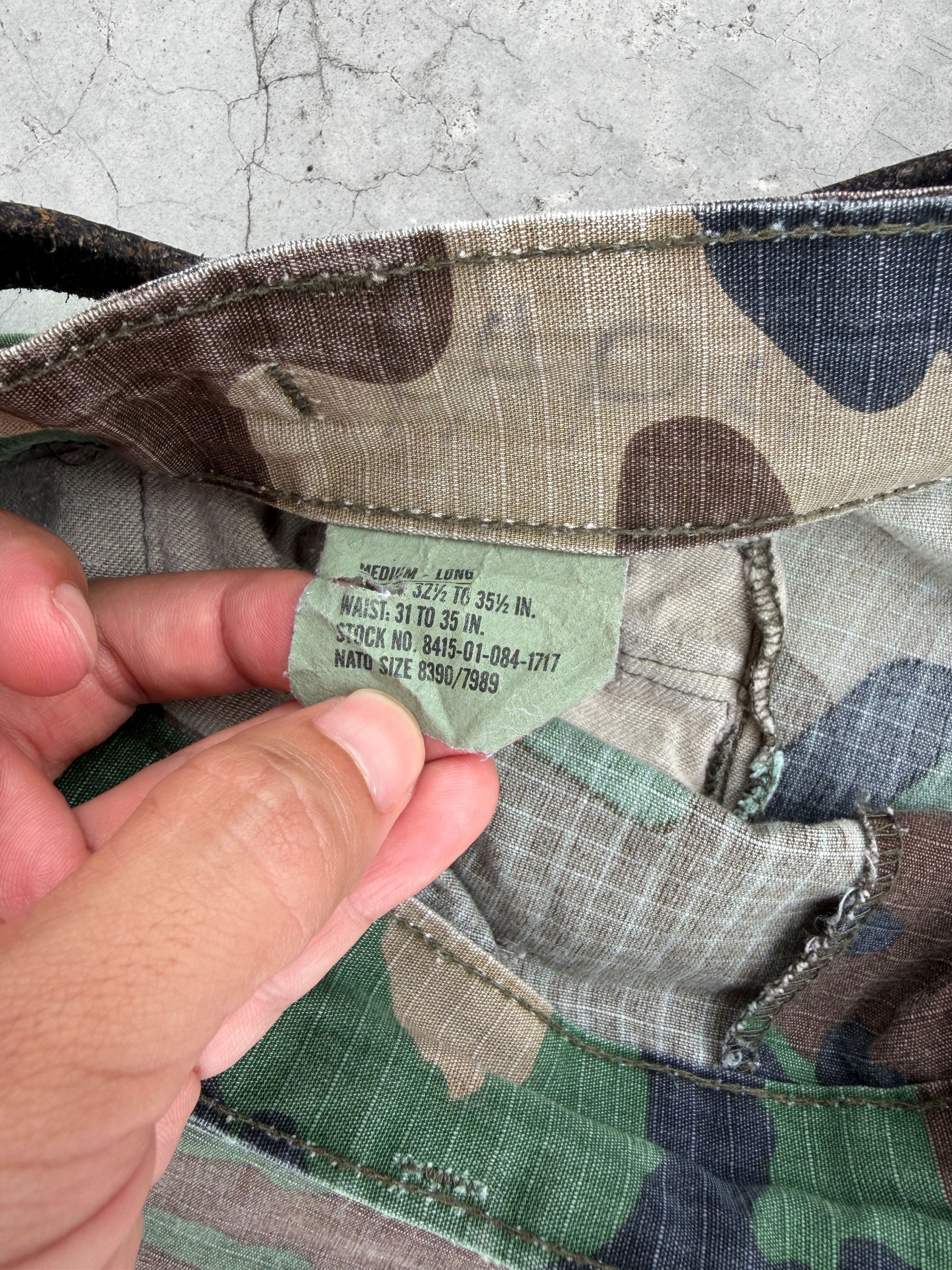 Vintage 1990 FADED VINTAGE CAMO CARGO SHORTS Size US 33 - 18 Thumbnail