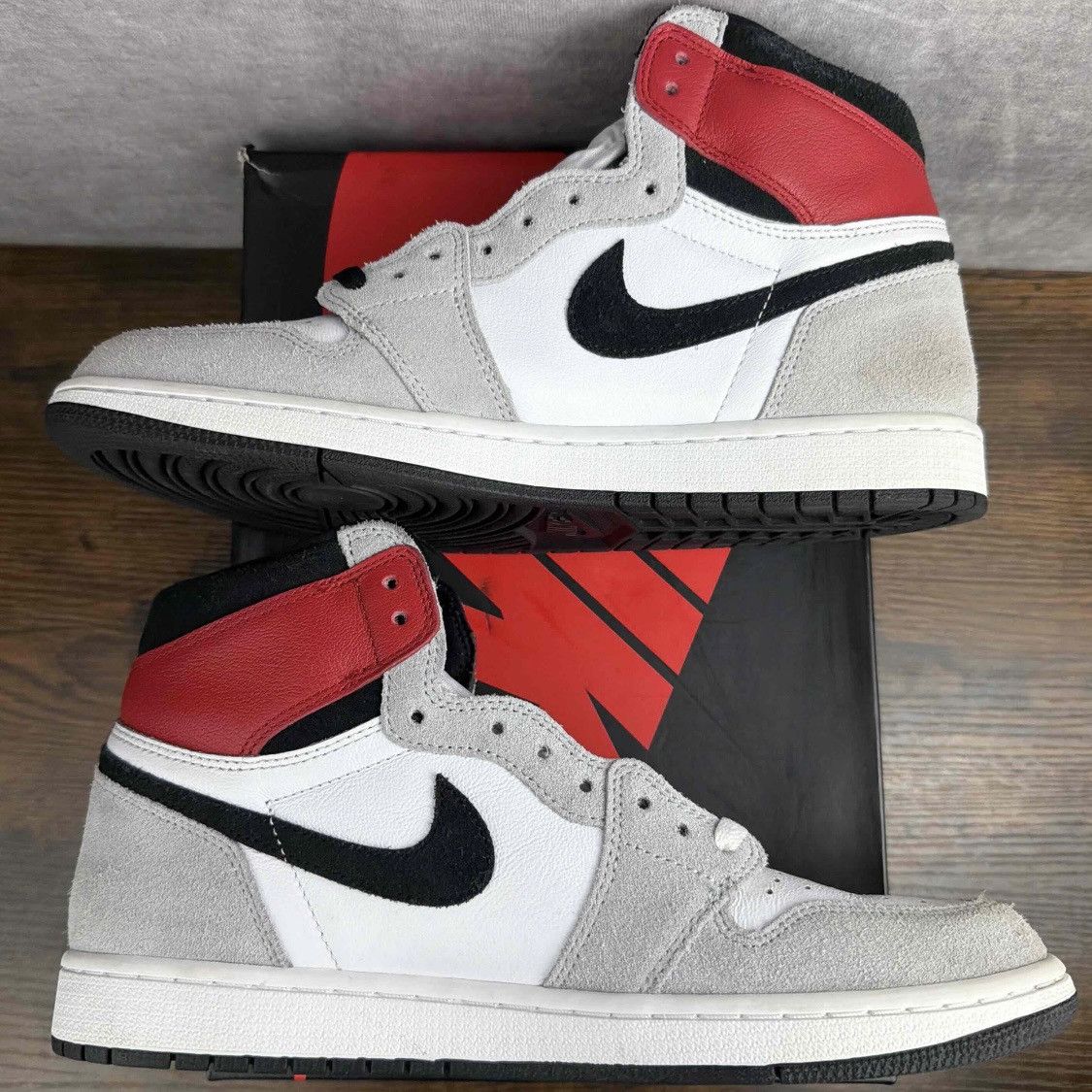 Jordan Brand Air Jordan 1 Retro High Light Smoke Grey Size 11 555088-126 Size US 11 / EU 44 - 4 Thumbnail