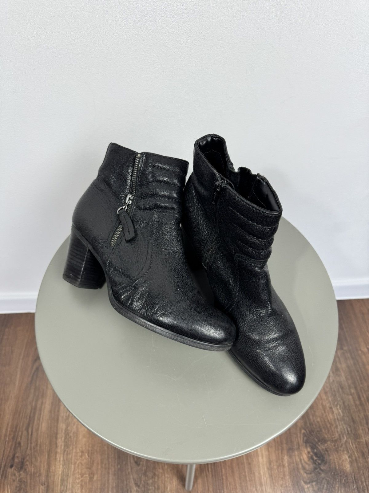 Clarks Clarks Black Leather Ankle Boots Block Heel Zip EU 40 US 9 Size US 9 / IT 39 - 1 Thumbnail