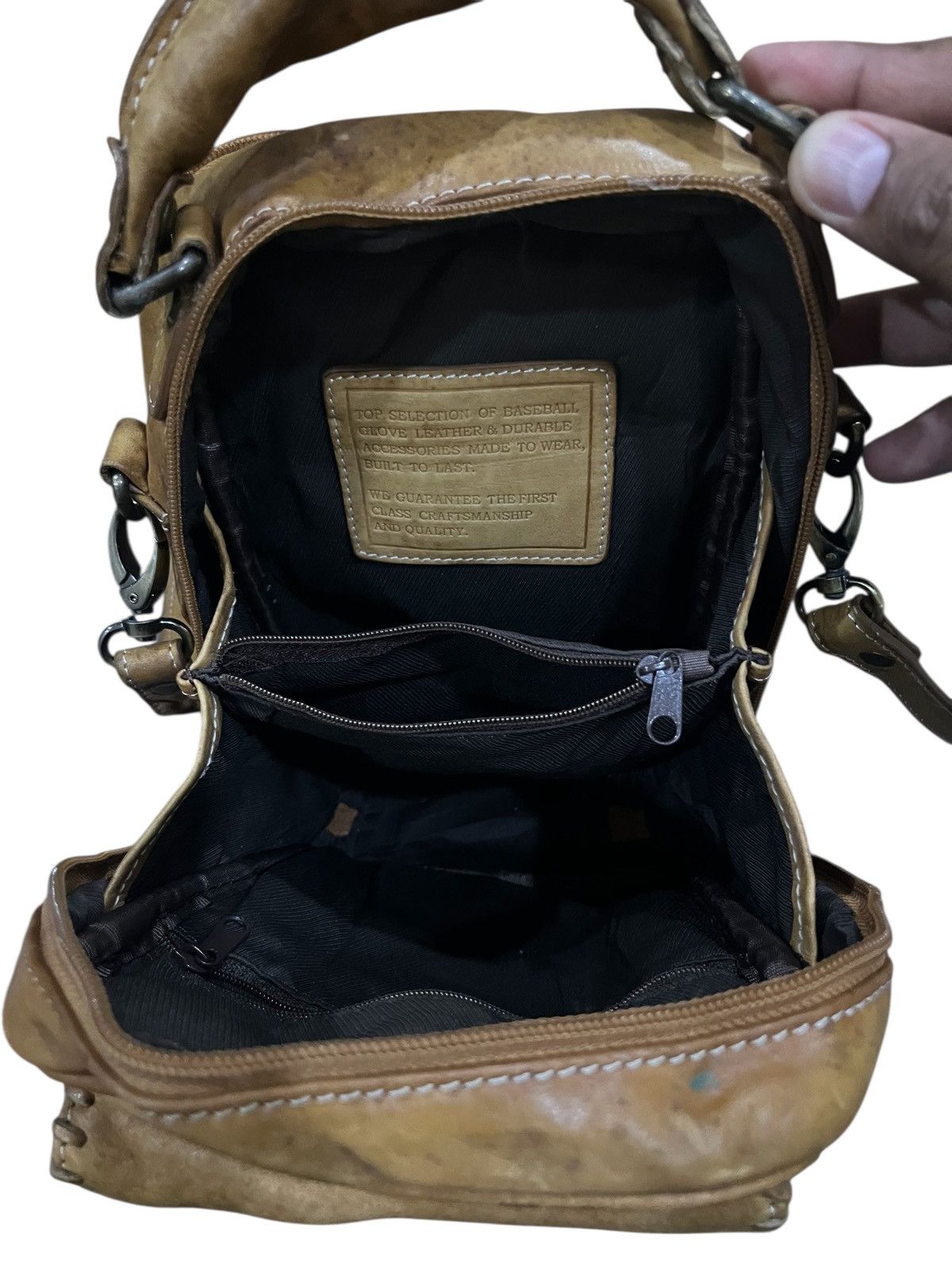 Japanese Brand Vintage cross body bag leather baseball glove leather Size ONE SIZE - 17 Thumbnail