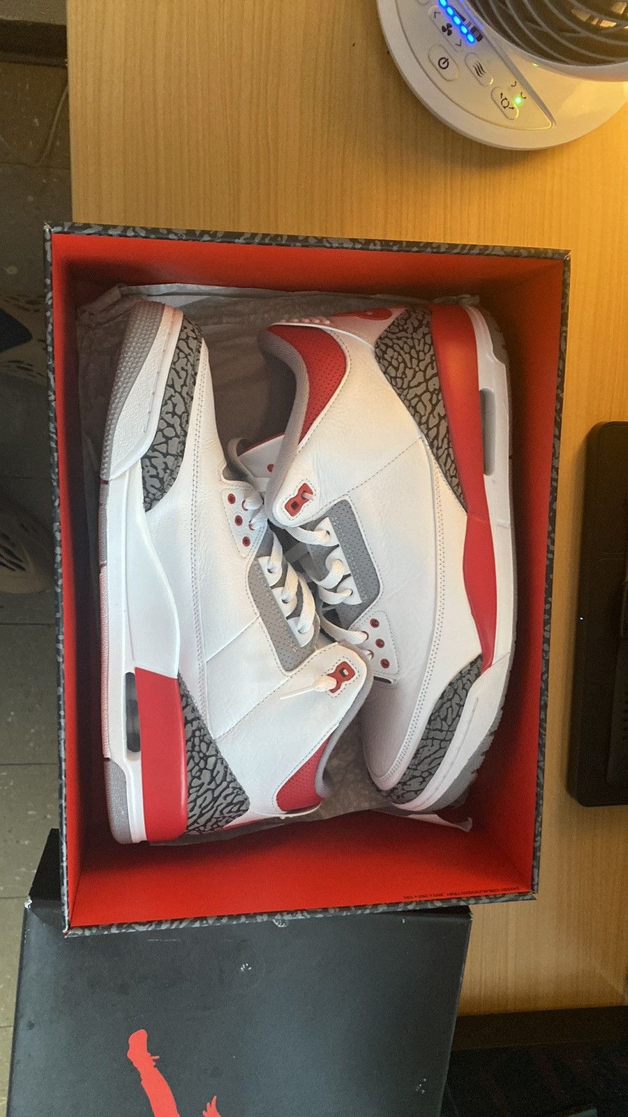 Air Jordan 3 Fire Red retailer Sz 13