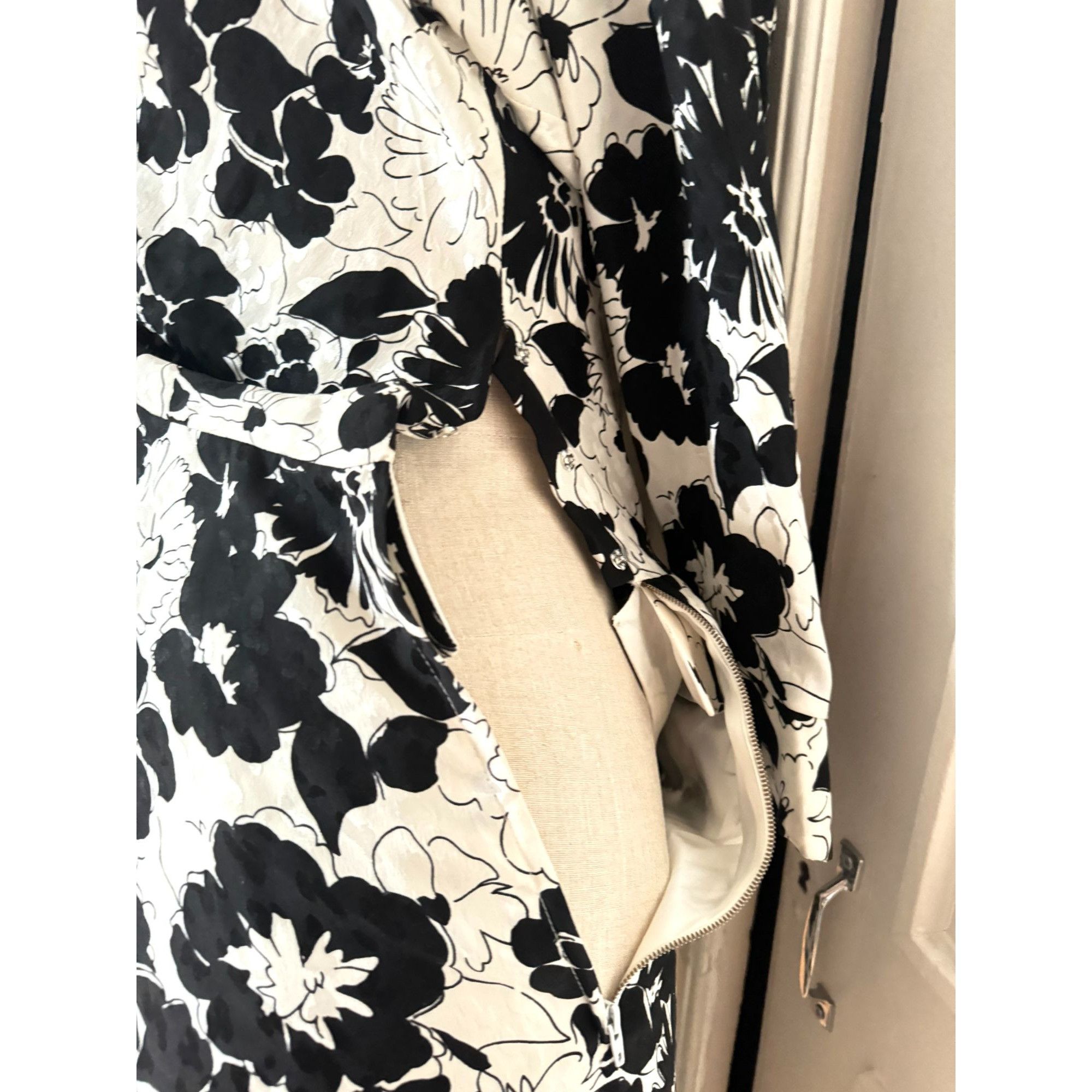 Yves Saint Laurent Spring Summer 1986 White Black Silk Floral Dress Size M / US 6-8 / IT 42-44 - 8 Thumbnail