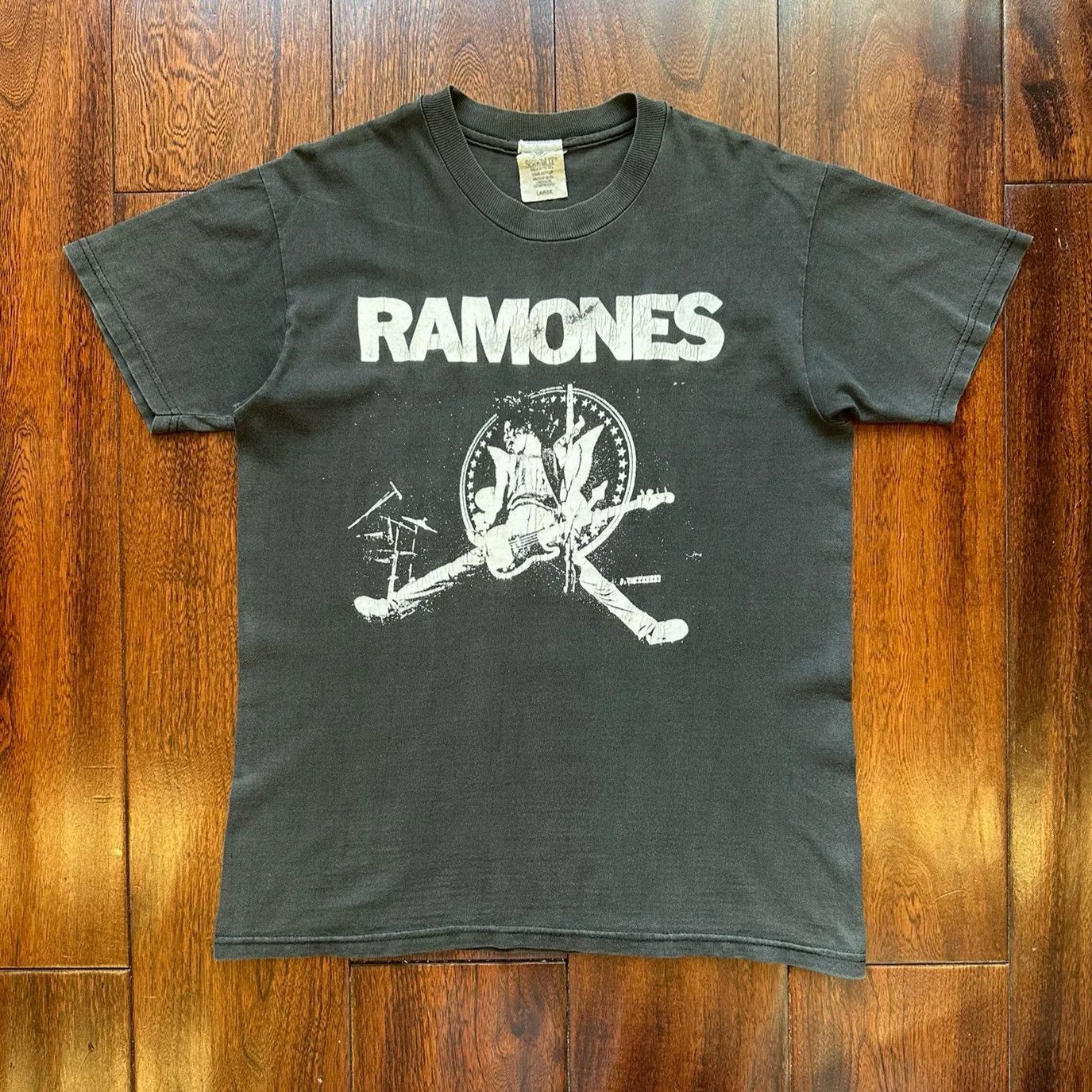 Vintage Vintage 90s Ramones Tee Size US M / EU 48-50 / 2 - 1 Thumbnail