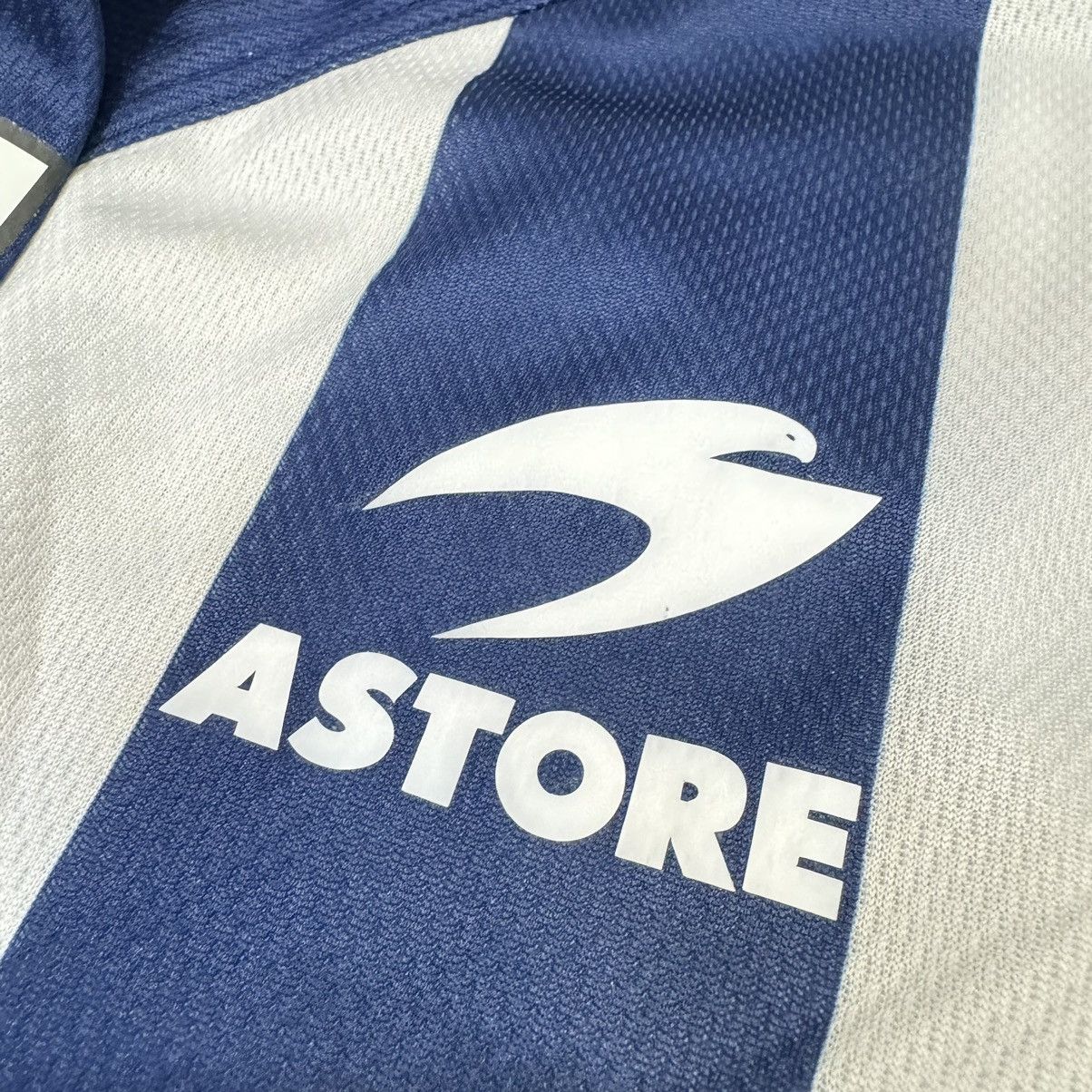 Sports Specialties Real sociedad 03/04 home shirt #4 Alonso (bnwt) Size US L / EU 52-54 / 3 - 6 Thumbnail