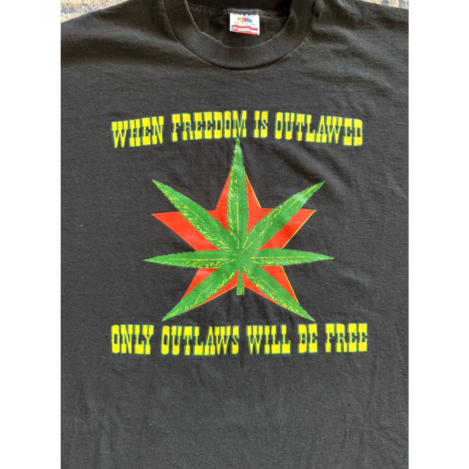 Fruit Of The Loom VINTAGE 90a WHEN FREEDOM IS OUTLAWED ONLY OUTLAWS WILL BE FREE WEED T SHIRT XL Size US XL / EU 56 / 4 - 2 Thumbnail