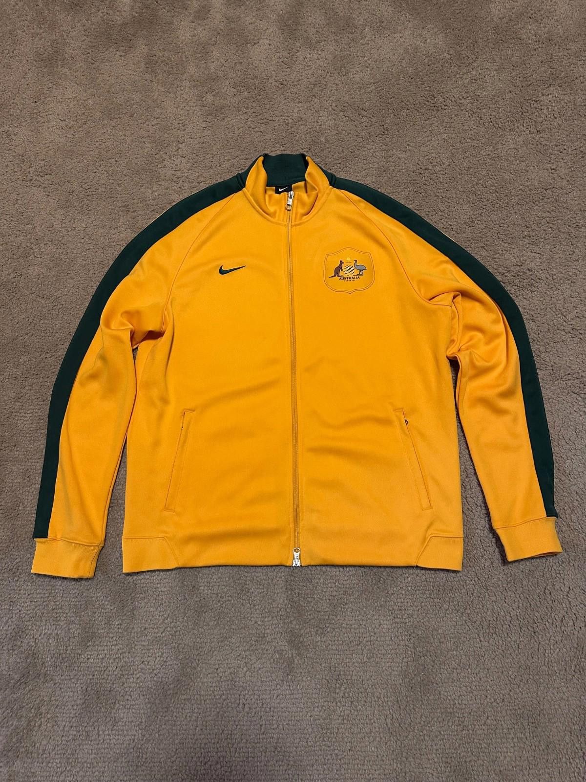 Nike AUSTRALIA N98 AUTHENTIC FOOTBAL SOCCER JACKET NIKE sz XL Size US XL / EU 56 / 4 - 1 Thumbnail
