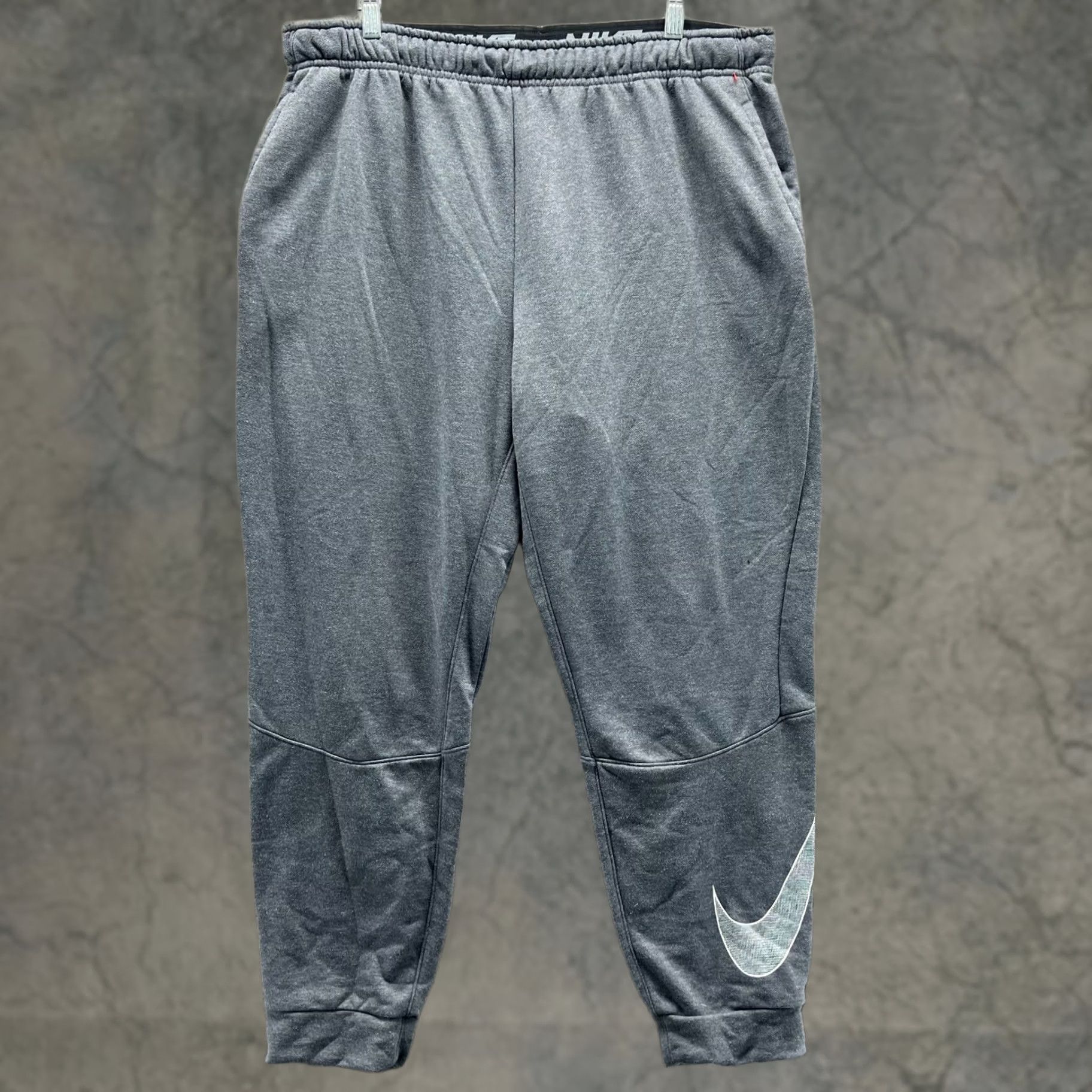 Nike VINTAGE Nike Sweatpants Men 2XL Gray Athletic Training Dri Fit Polyester Jogger Knit XXL Pants Women? Size US 39 - 1 Thumbnail