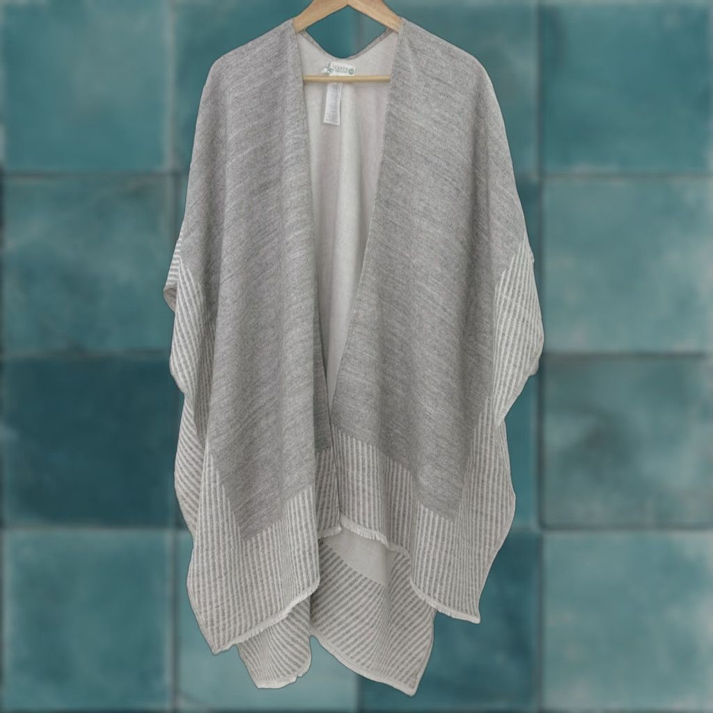 Vintage VINTAGE Carve Designs Poncho Gray White Striped Knit One Size Sleeveless V-Neck Kimono Fringe Open-Front Lightweight Cozy Womens Size ONE SIZE - 1 Thumbnail