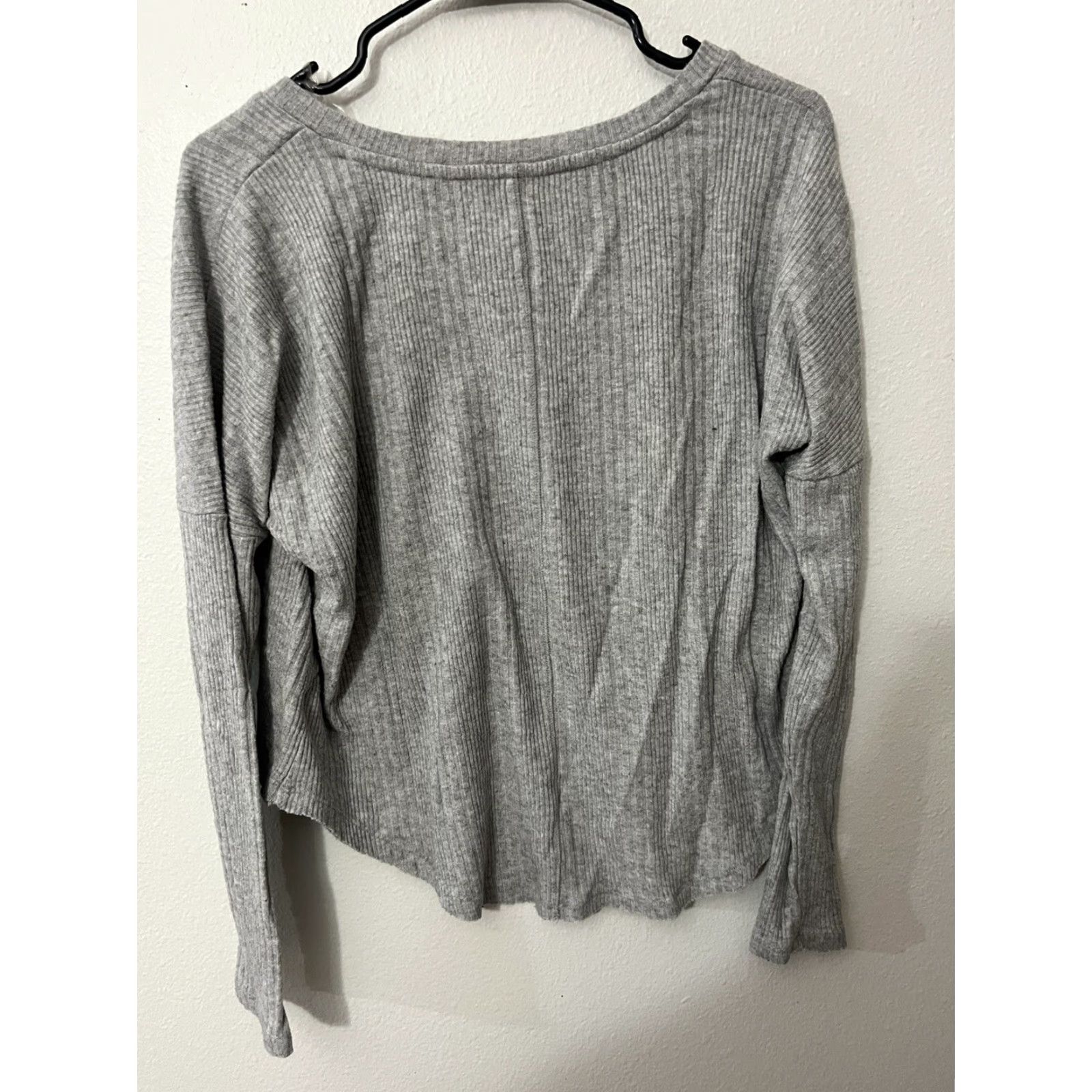Vintage Aéropostale Gray Women's Medium Long Sleeve Lightweight V-Neck Sweater Size M / US 6-8 / IT 42-44 - 2 Thumbnail