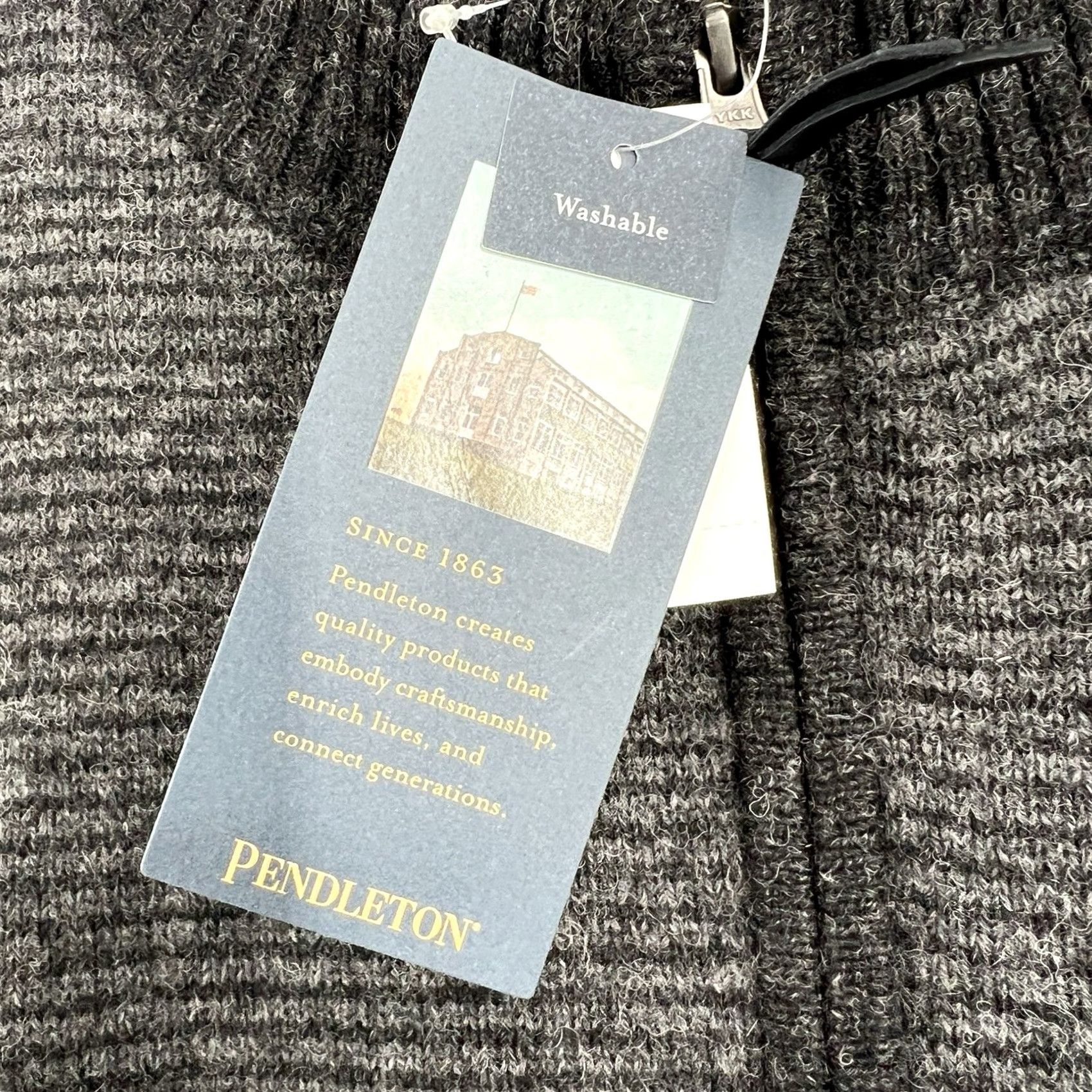Pendleton VINTAGE Pendleton Sweater Vest Men NWT XXL Black Wool Full Zip Pockets Logo Classic 2XL Size US XXL / EU 58 / 5 - 3 Thumbnail