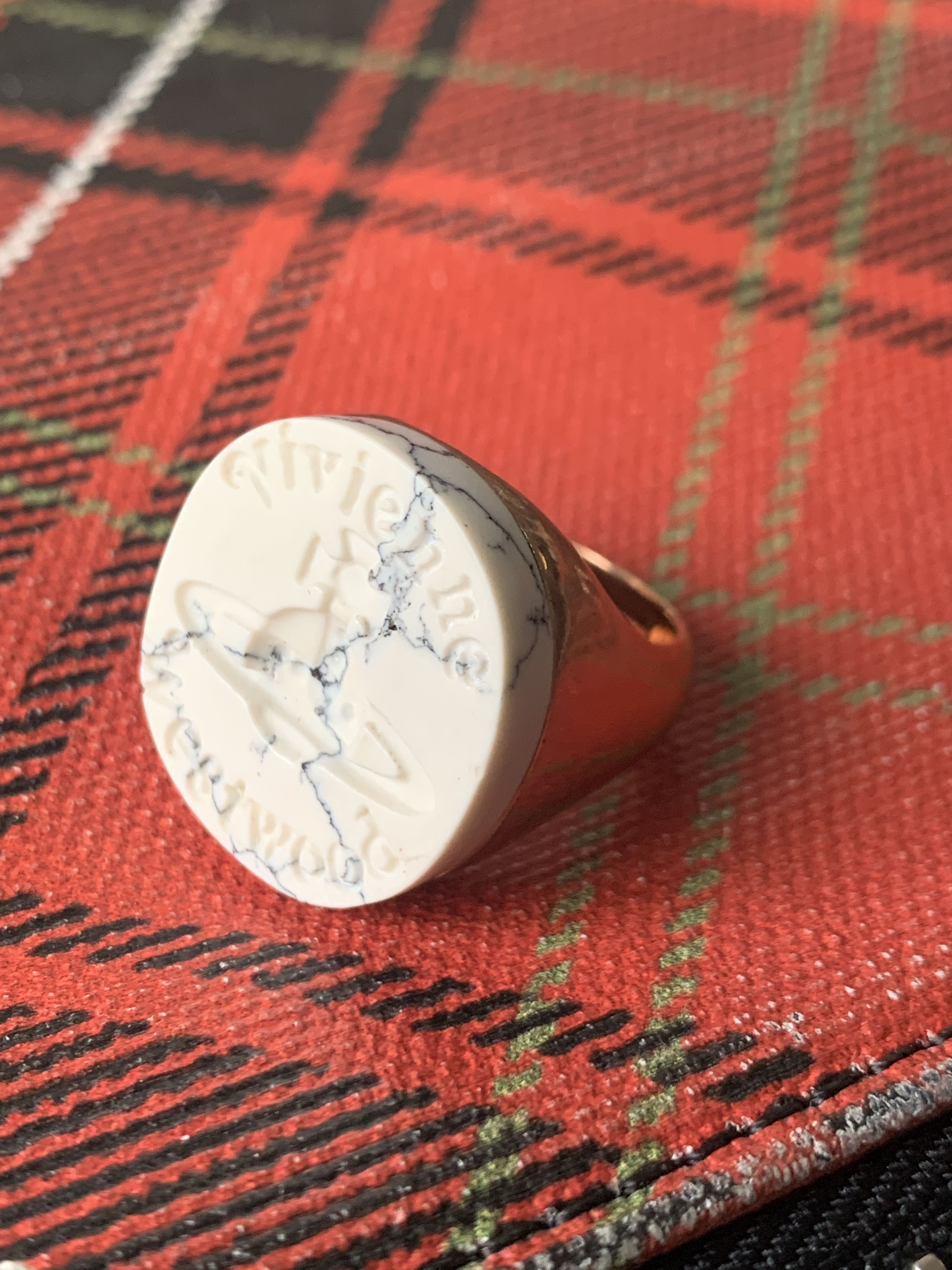 Vivienne Westwood Huge Brand New Marble Signet Ring w/ Engraving and Gold Size ONE SIZE - 2 Thumbnail