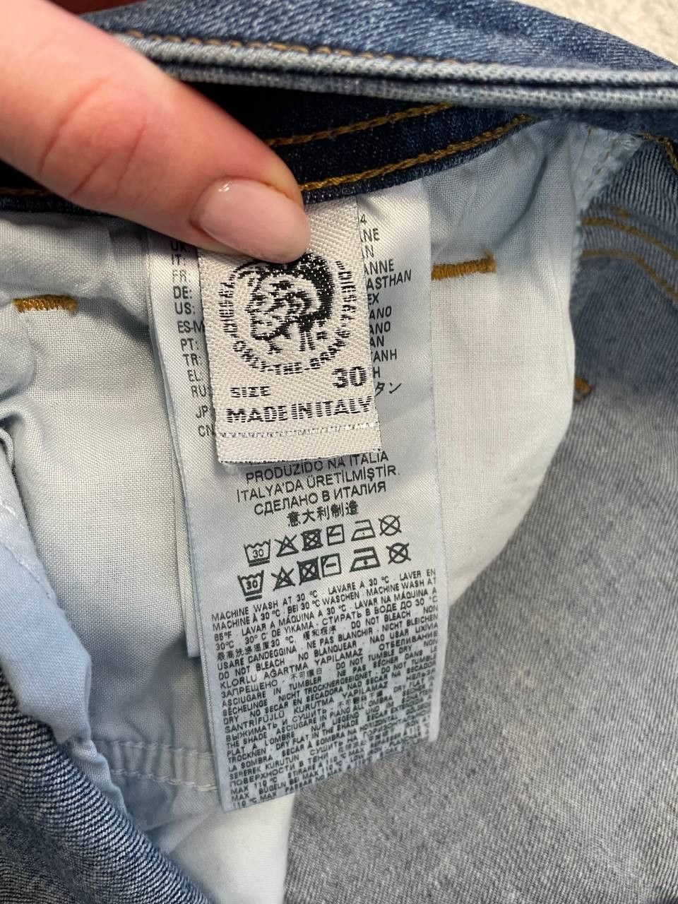 Diesel Vintage Diesel Jeans Made in Italy W30 Straight Fit Y2K Size US 30 / EU 46 - 14 Thumbnail