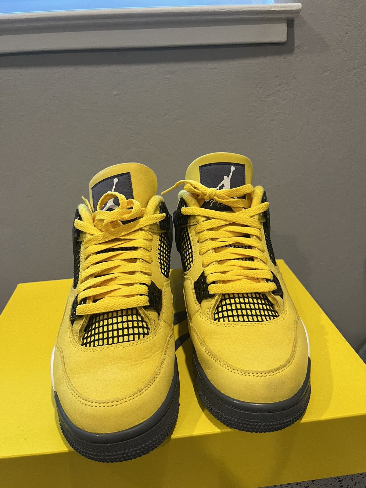 Jordan 4 lightning