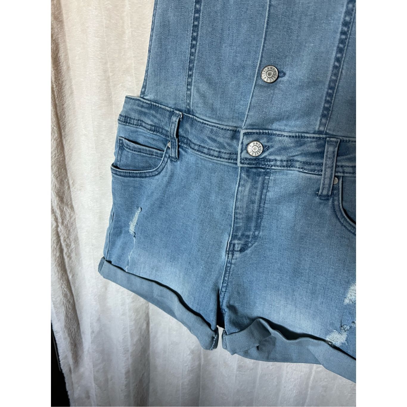 Other Celebrity Pink Blue Jean Short Overalls Woman’s Size Medium Size 28" / US 6 / IT 42 - 3 Thumbnail