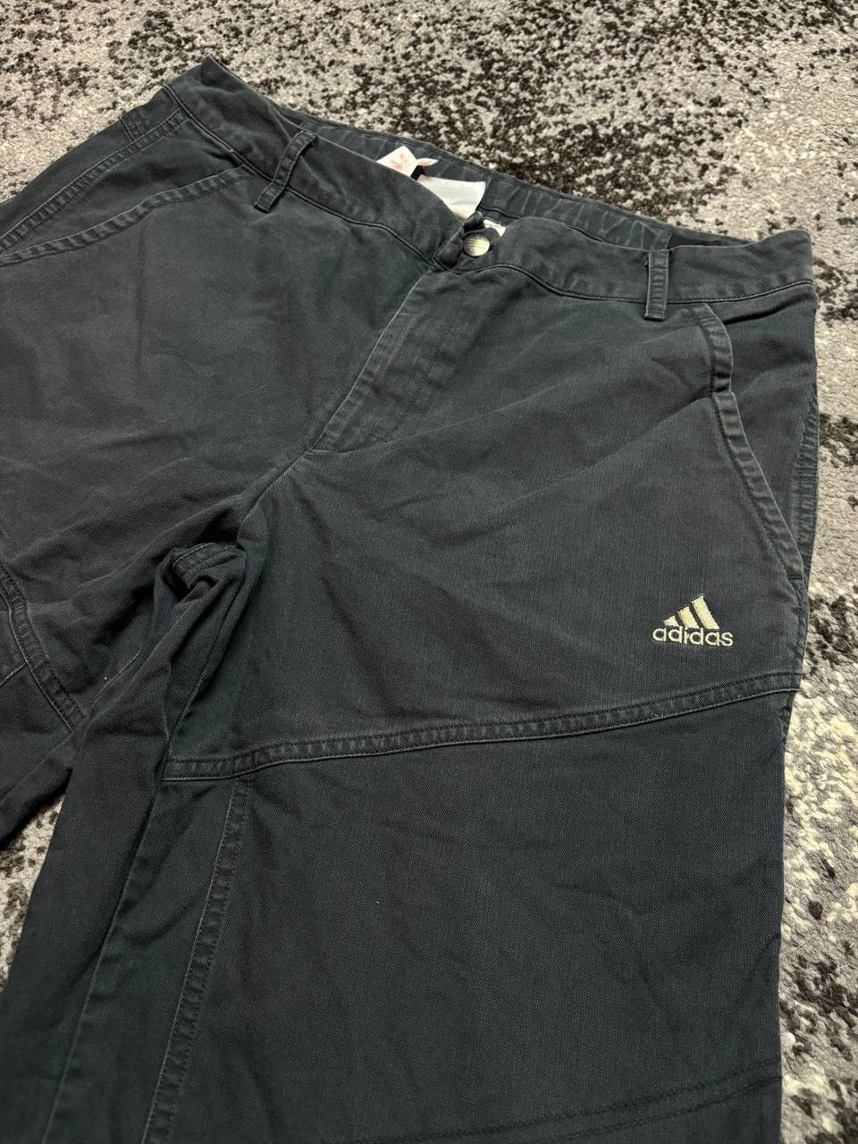 Adidas × Vintage Vintage Y2K Adidas Cargo Embroidered Logo Shorts Size US 30 / EU 46 - 2 Thumbnail