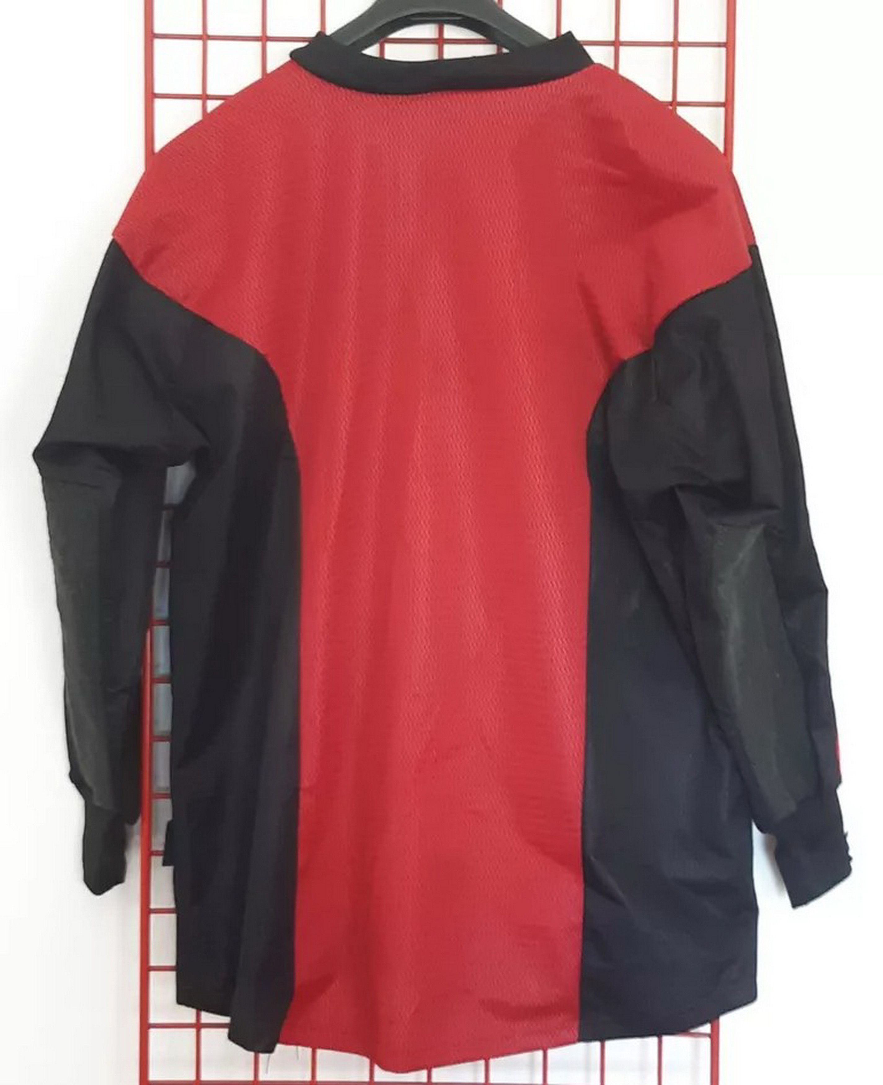Adidas ADIDAS Soccer GK Jersey with Kevlar England size L NWT Size US L / EU 52-54 / 3 - 2 Thumbnail