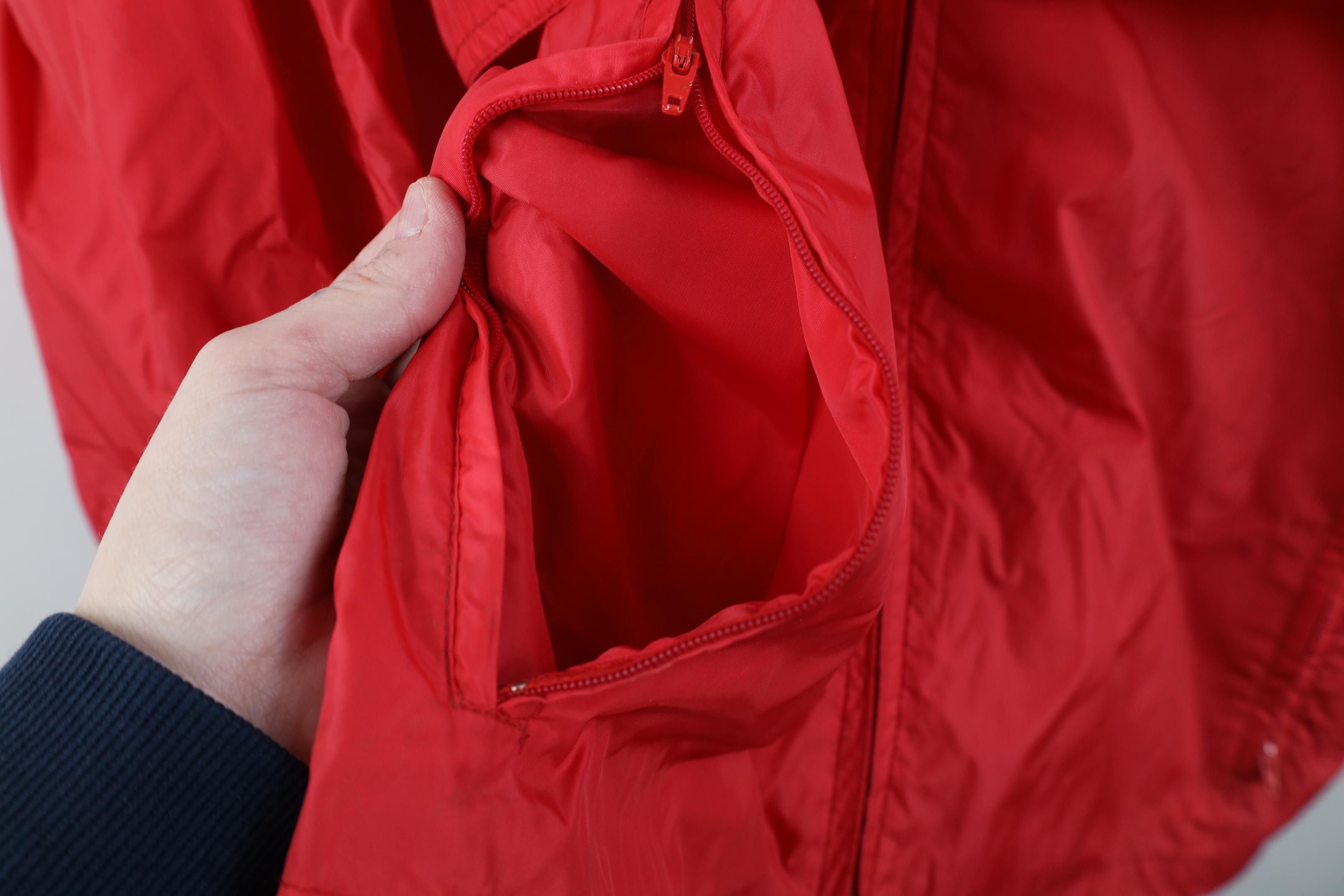 Woolrich Woolen Mills Vintage 90s Woolrich Hooded Full Zip Windbreaker Jacket Red Size US L / EU 52-54 / 3 - 5 Thumbnail
