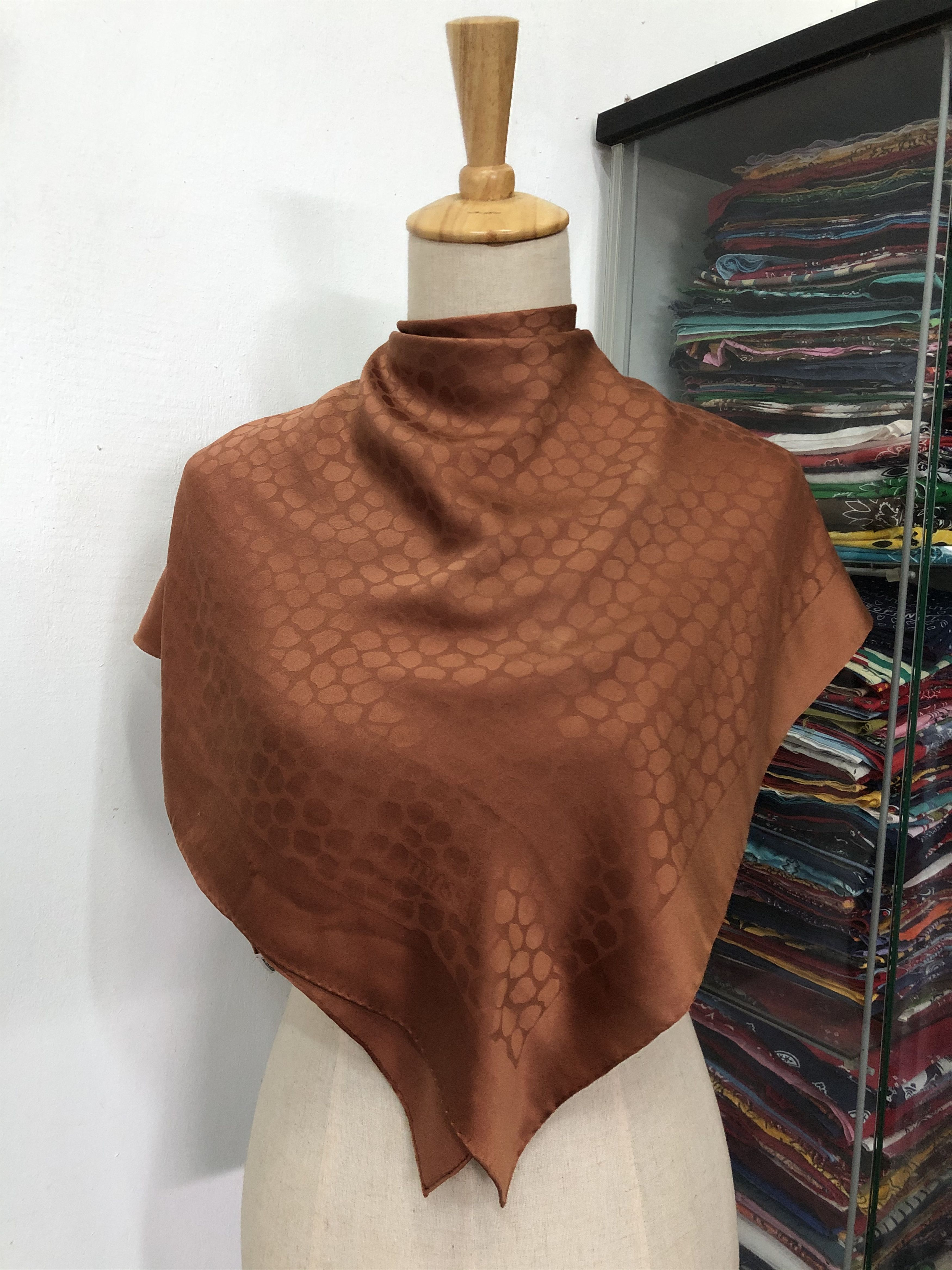Trussardi × Vintage Vintage Trussardi Silk Scarf Size ONE SIZE - 1 Thumbnail