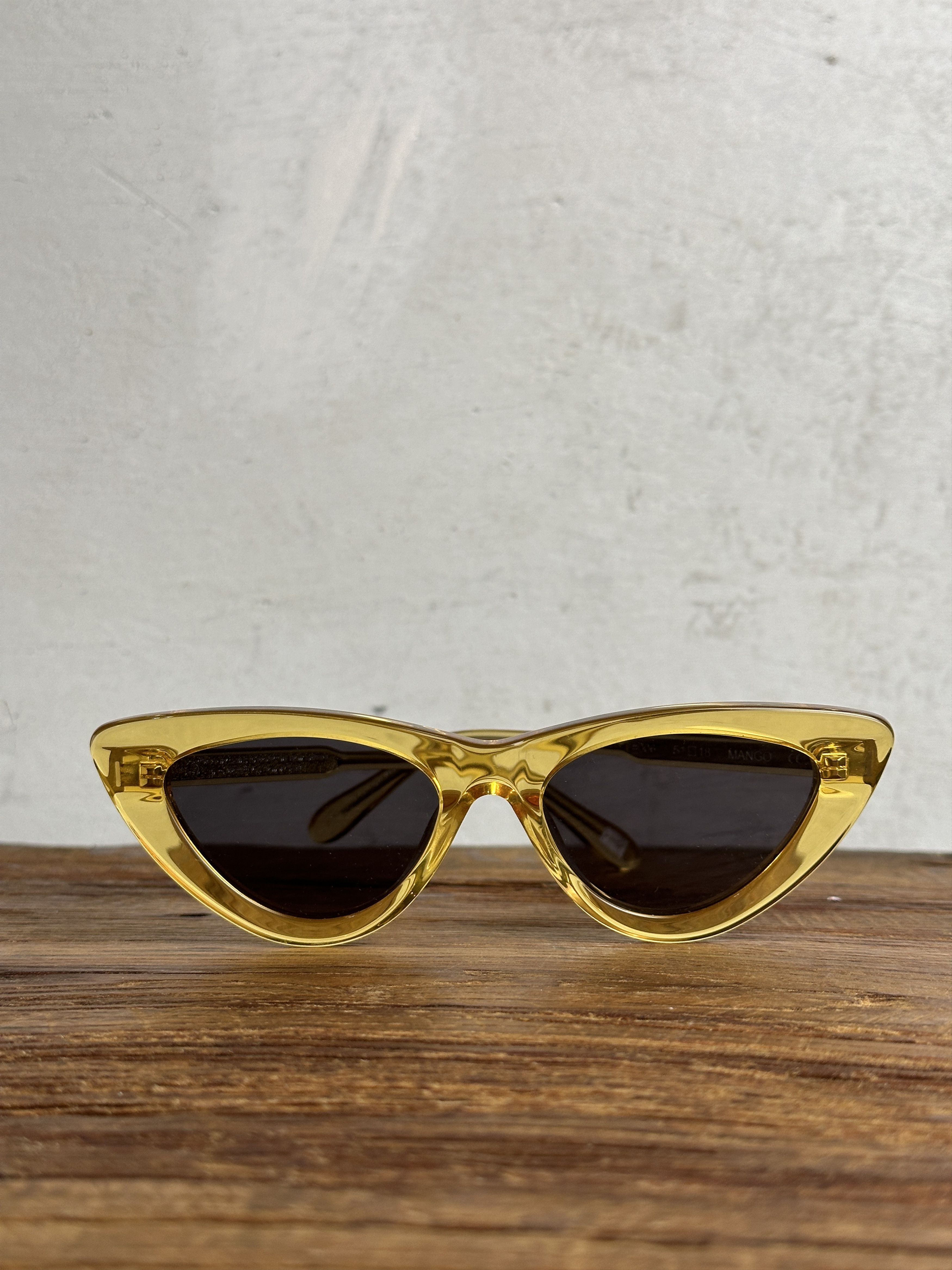 CHIMI Chimi Yellow Transparent Cat Eye Sunglasses Size ONE SIZE - 1 Thumbnail