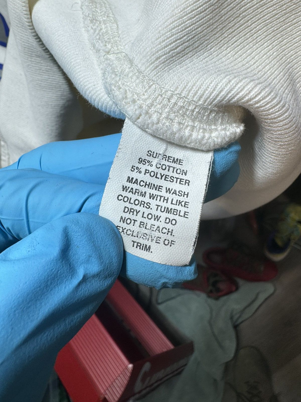 Supreme Rare Vintage 2004 Supreme “thieves” Crewneck Size US XL / EU 56 / 4 - 7 Thumbnail