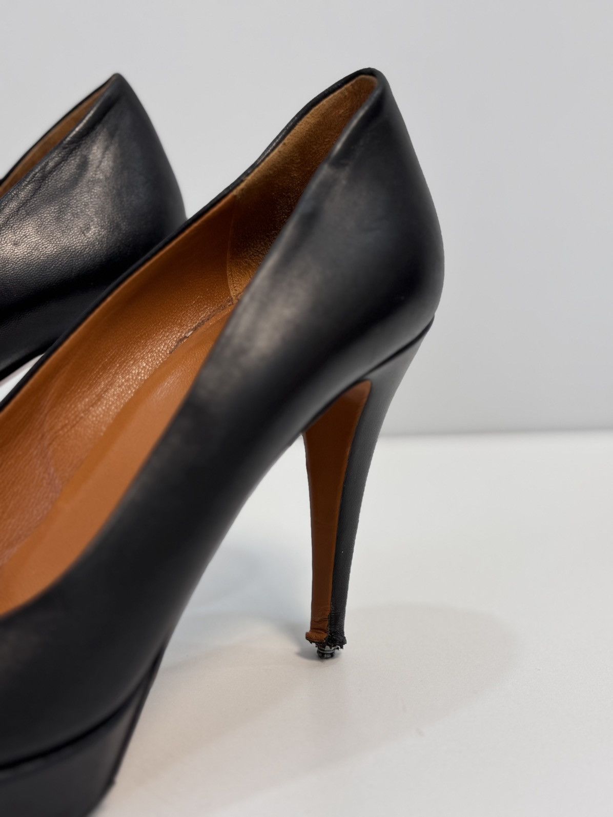 Gucci Gucci Black Leather Round Toe Platform Pumps Size US 8 / IT 38 - 5 Thumbnail