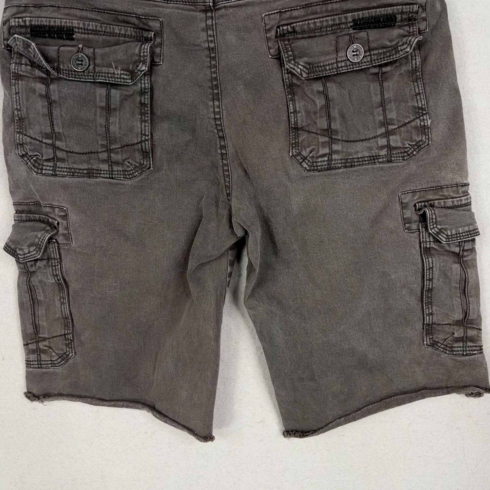 Buckle Black Buckle Black Mens 30 Gray Cargo Shorts Distressed Pockets Grunge Flat Front Zip 11in Inseam Regular Fit Cotton Casual Mens Size US 30 / EU 46 - 6 Thumbnail