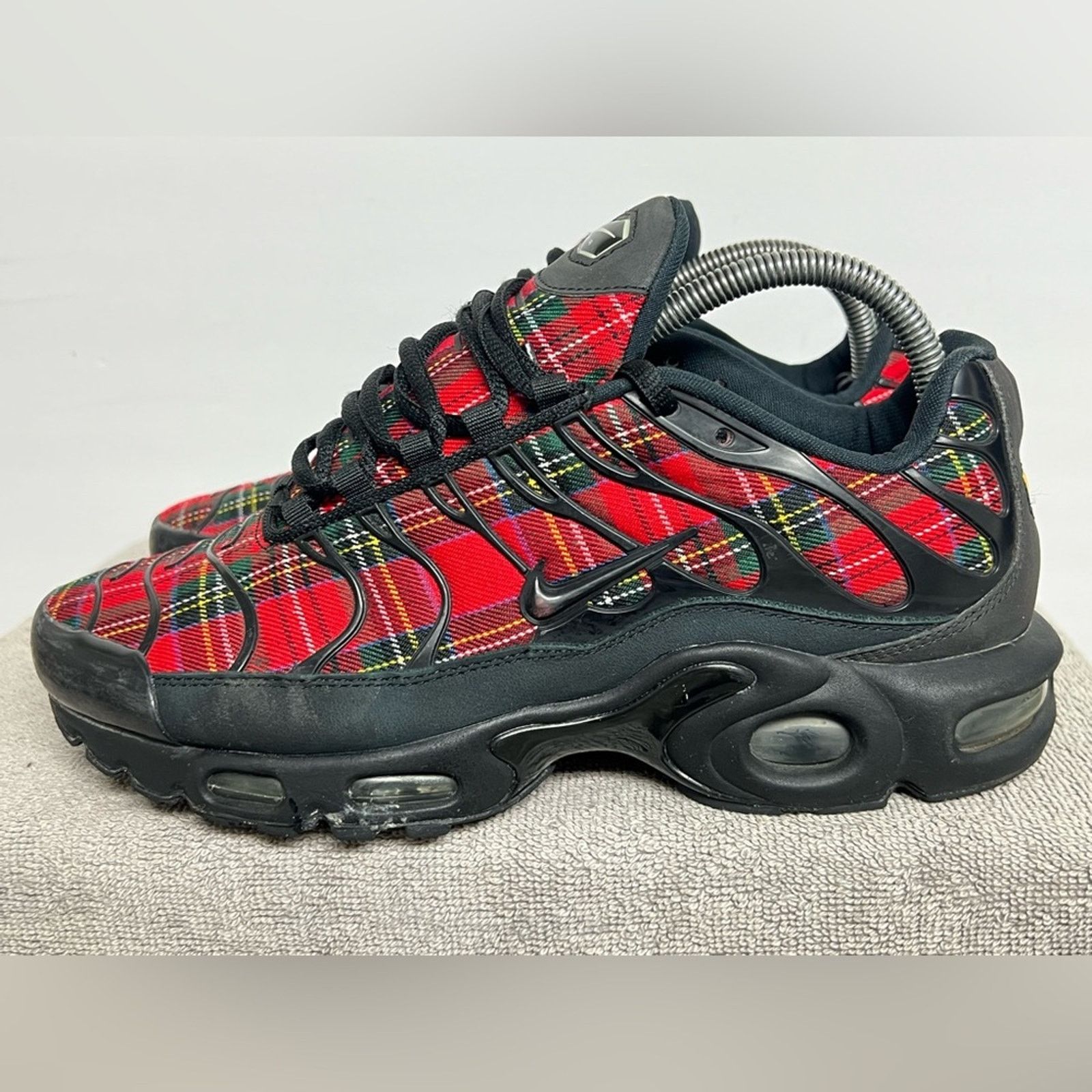 Nike Air Max Plus Tartan Rare Red Black Women's Shoes