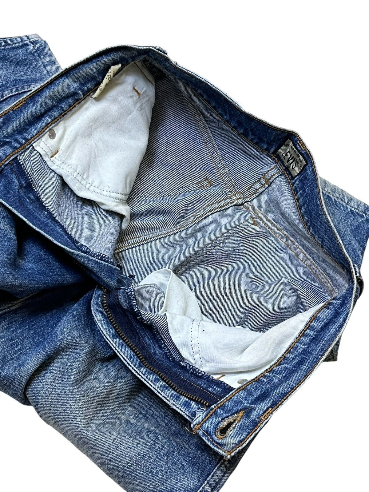 Levi's VINTAGE 90s LEVI’S 637 BIG ‘E’ TAPPERED JEANS Size US 29 - 12 Thumbnail
