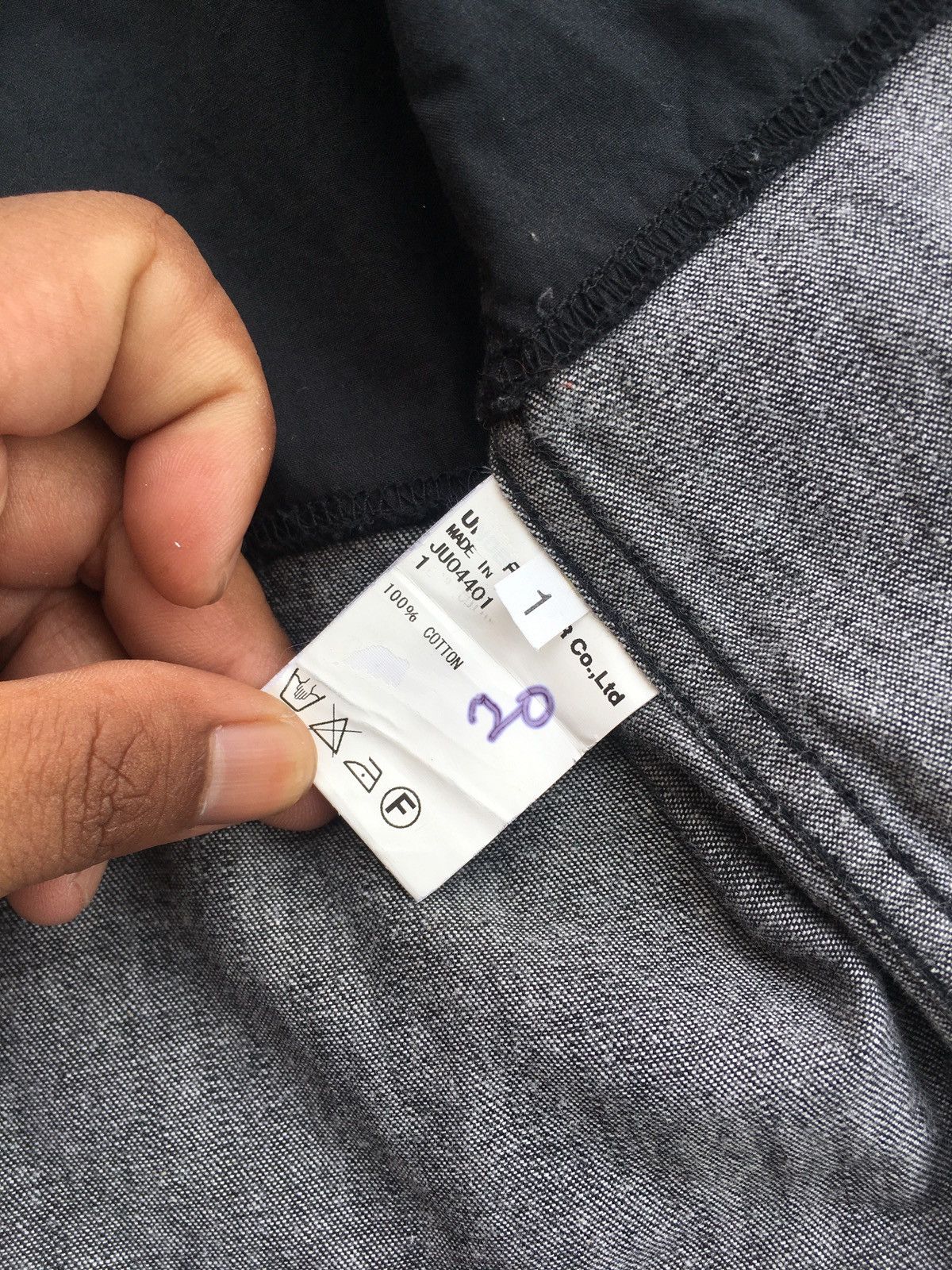 Undercover Rare John Undercover Spell out Buttons Shirt Size US M / EU 48-50 / 2 - 13 Thumbnail