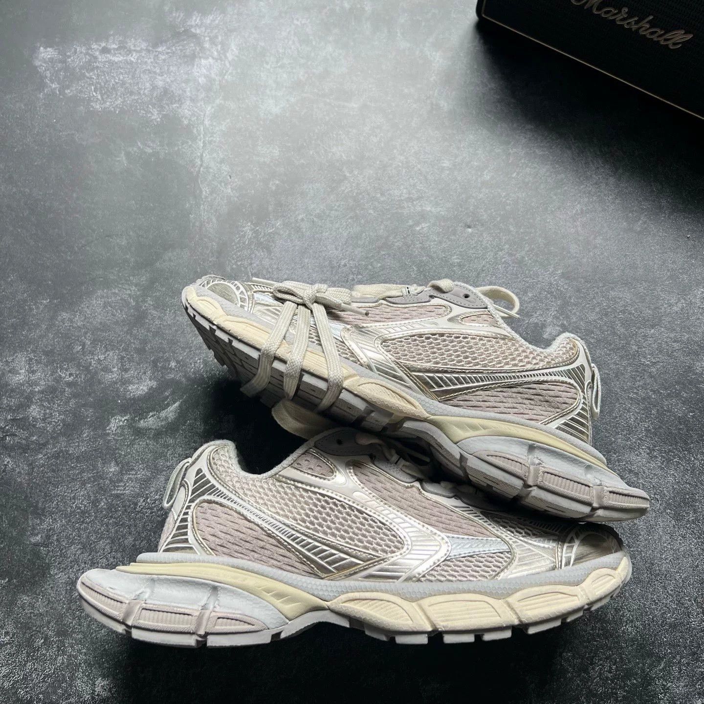 Balenciaga Balenciaga Beige Lowtop Sneakers XXXL Men Size US 10 / EU 43 - 1 Thumbnail