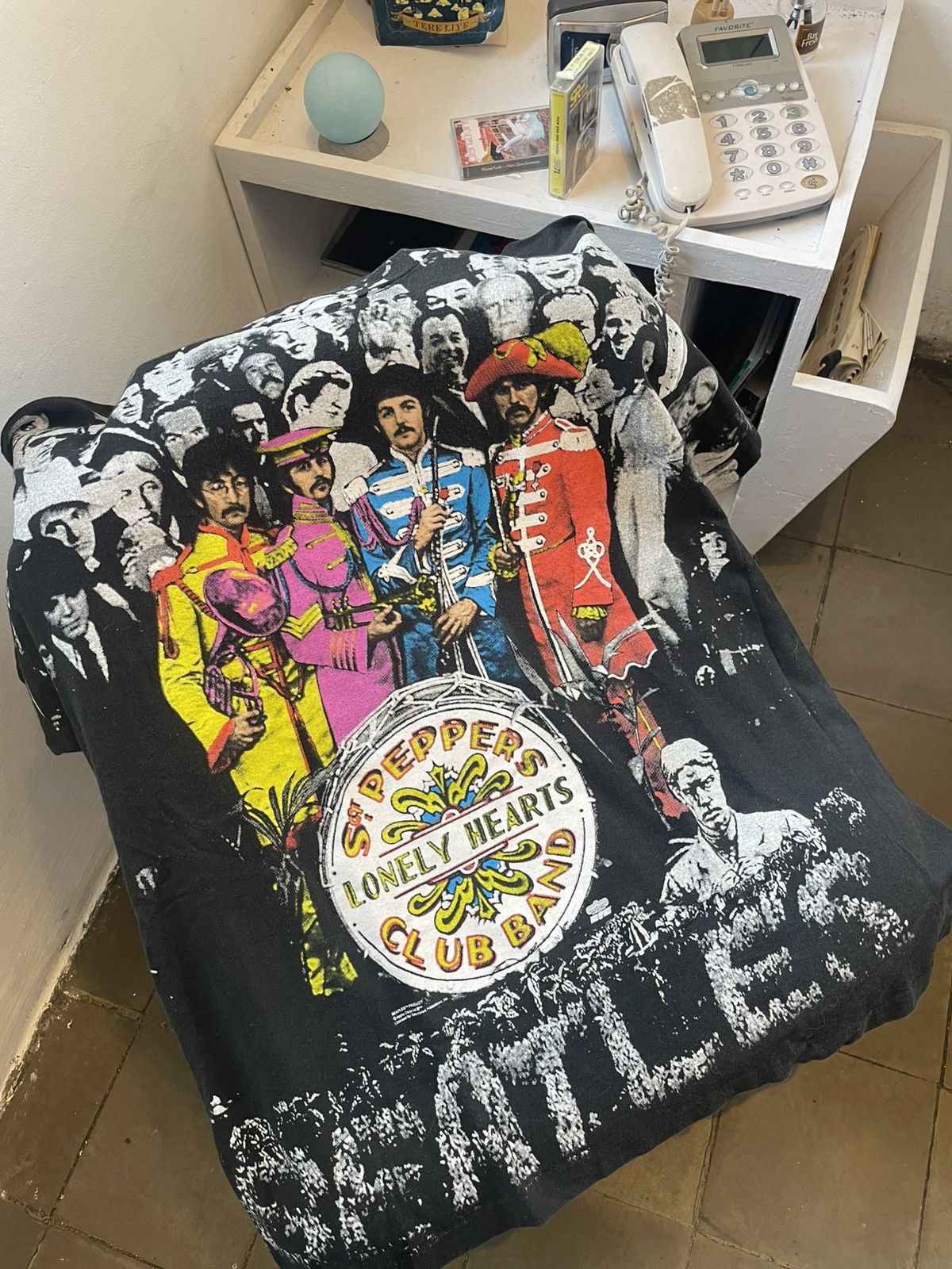 Hanes The beatles sgt pappers Size US XL / EU 56 / 4 - 2 Thumbnail