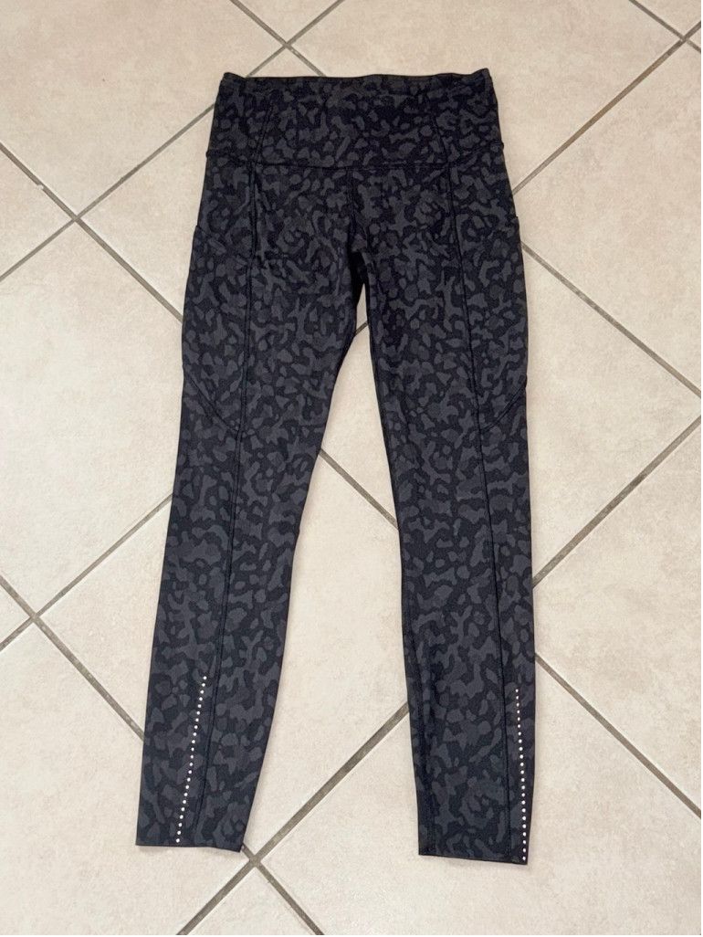 Lululemon LULULEMON F&F HR WITH POCKETS 23” LEGGING BLACK GREY SIZE 4 Size 27" / US 4 / IT 40 - 8 Thumbnail