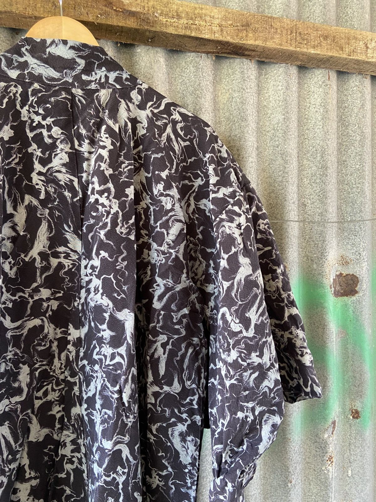Komono monochrome abstract marble print or smoky camo pattern Size US M / EU 48-50 / 2 - 5 Thumbnail