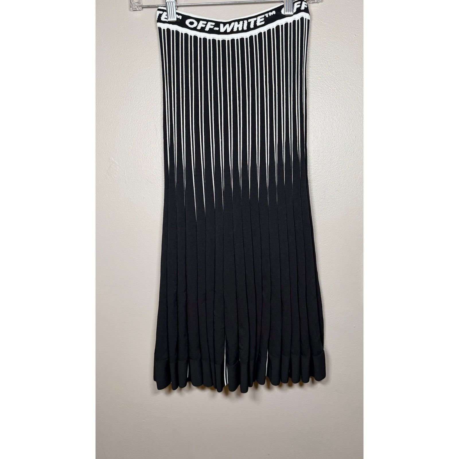 Off-White OFF WHITE Plisse Knit Skirt size 38IT/ XS $1235 Size 26" / US 2 / IT 38 - 4 Thumbnail