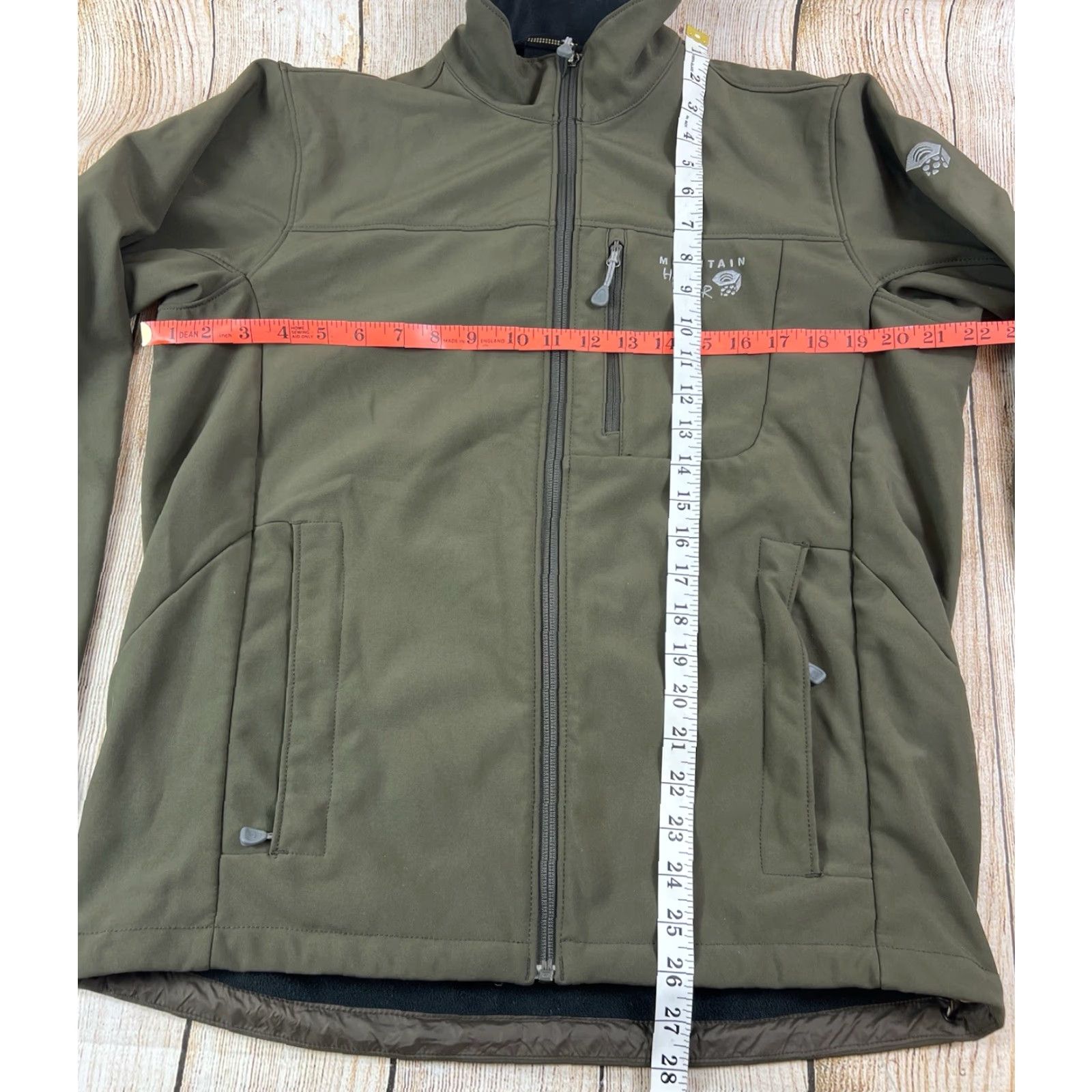 Mountain Hardwear VINTAGE Mountain Hardwear Jacket Mens Softshell Windbreaker Green M Full Zip Pockets Embroidered Logo Nylon Polyester Outdoor Shell/Classic Theme Size US M / EU 48-50 / 2 - 3 Thumbnail