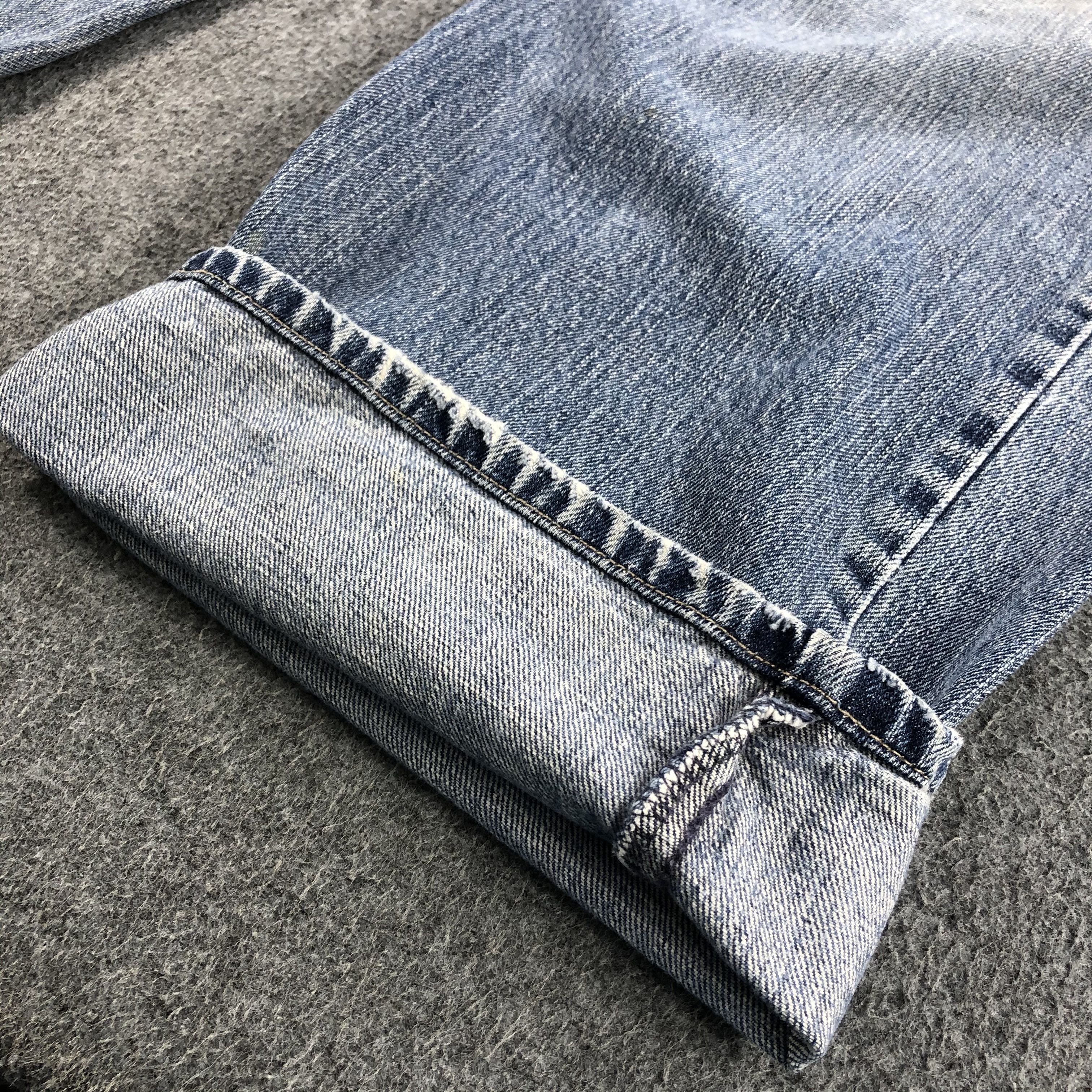 Levi's × Vintage Vintage Light Wash Levis 559 Denim Jeans-JM989 Size US 37 - 8 Thumbnail