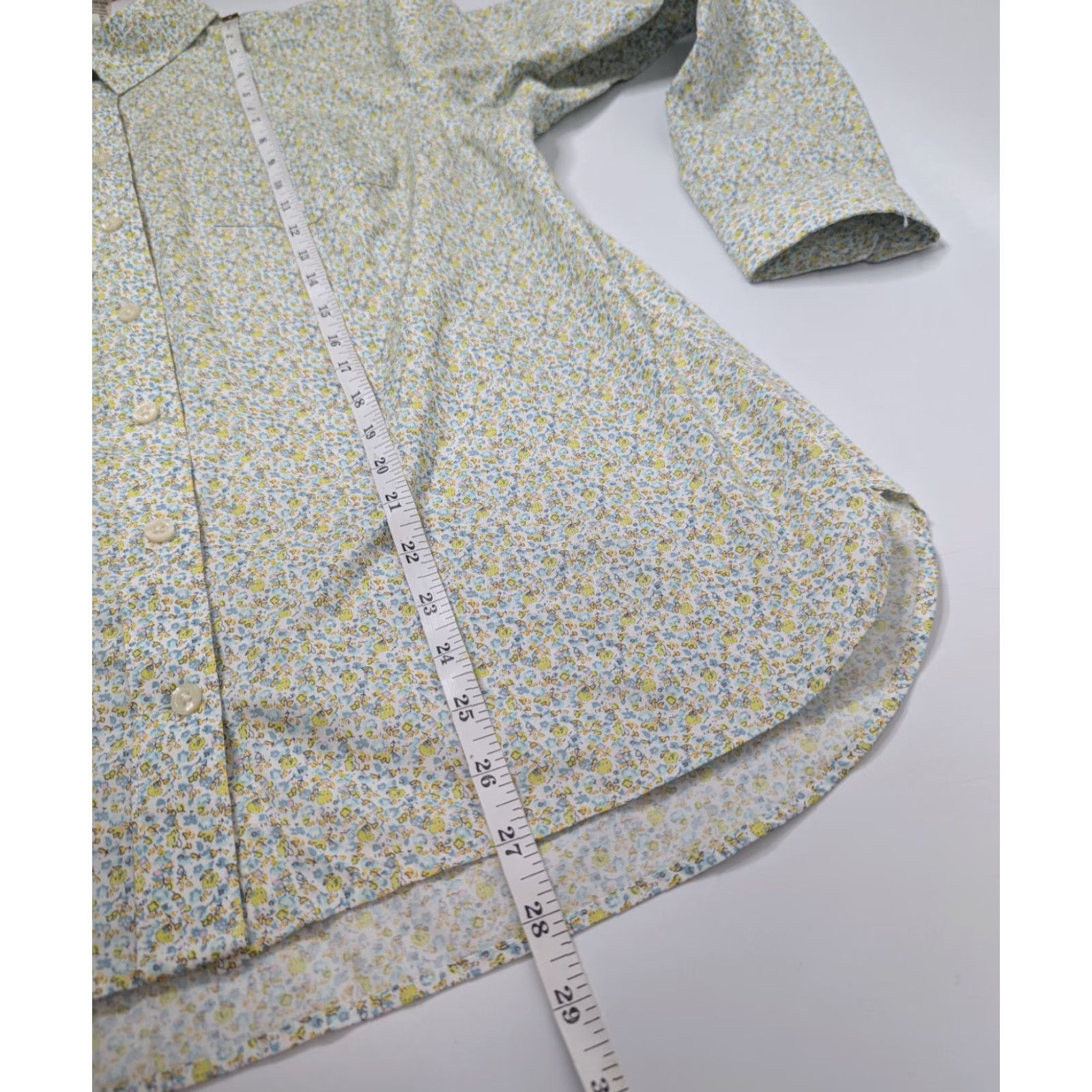Vintage Duluth Shirt Green Ditsy Floral Womens L Wrinklefighter Button Long Sleeve Collared Casual Party/Cocktail Travel Easy Care 92707 Size L / US 10 / IT 46 - 5 Thumbnail