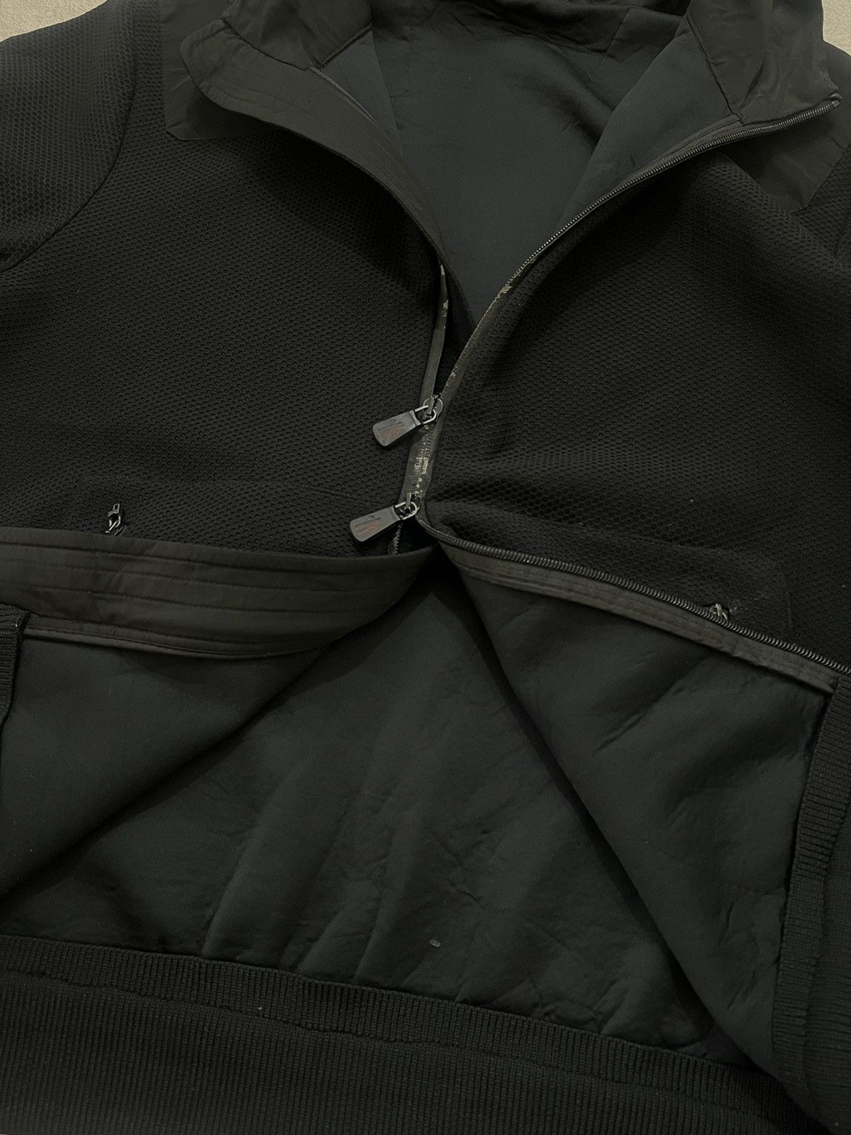 Moncler 2000s Moncler Grenoble Hybrid Panel Zip Hoddie y2k Lgb Ifsix Size US L / EU 52-54 / 3 - 5 Thumbnail