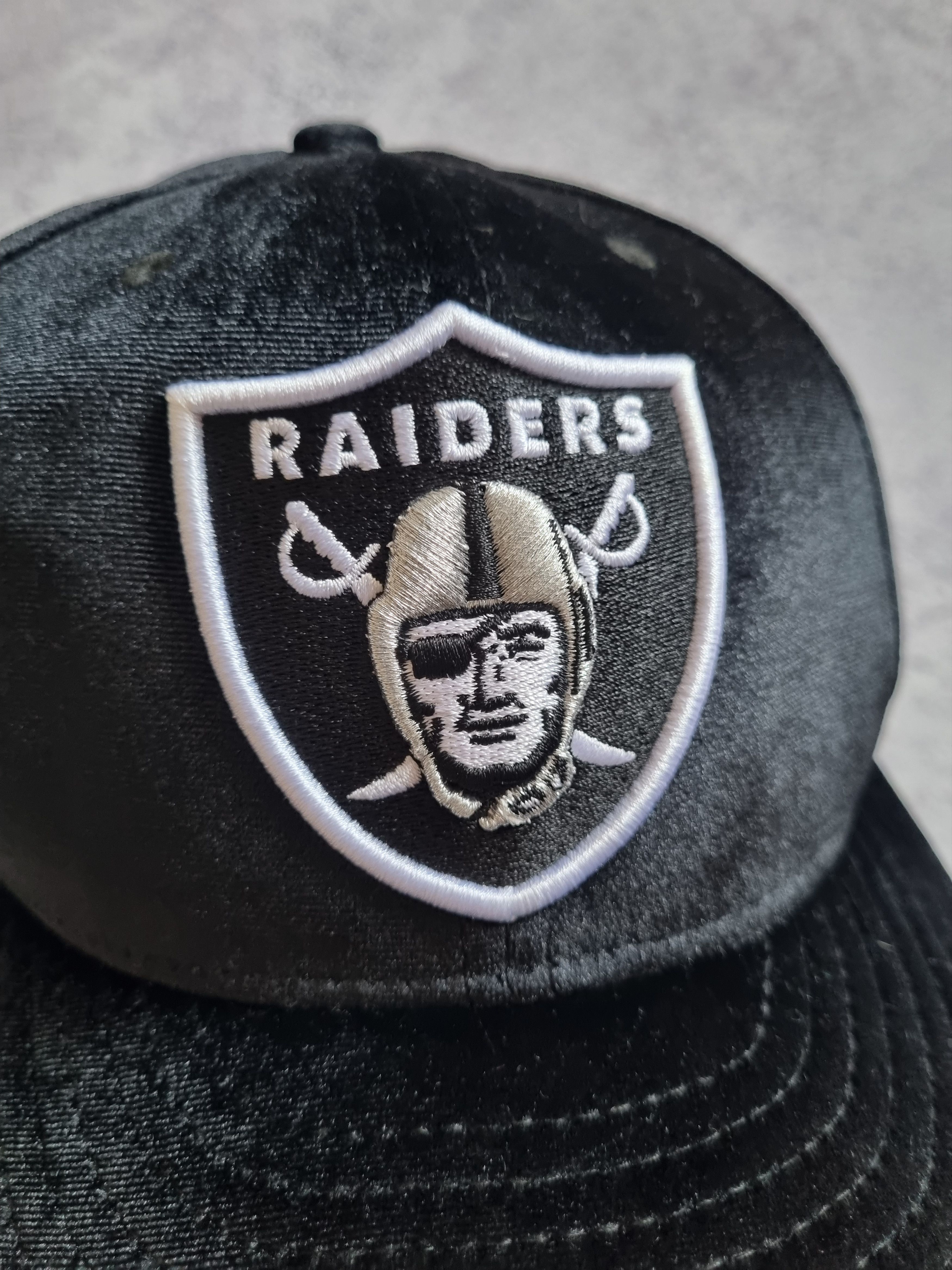 NFL × New Era New Era x Raiders 59 Fifty Velour Snapback Hat Size ONE SIZE - 4 Thumbnail