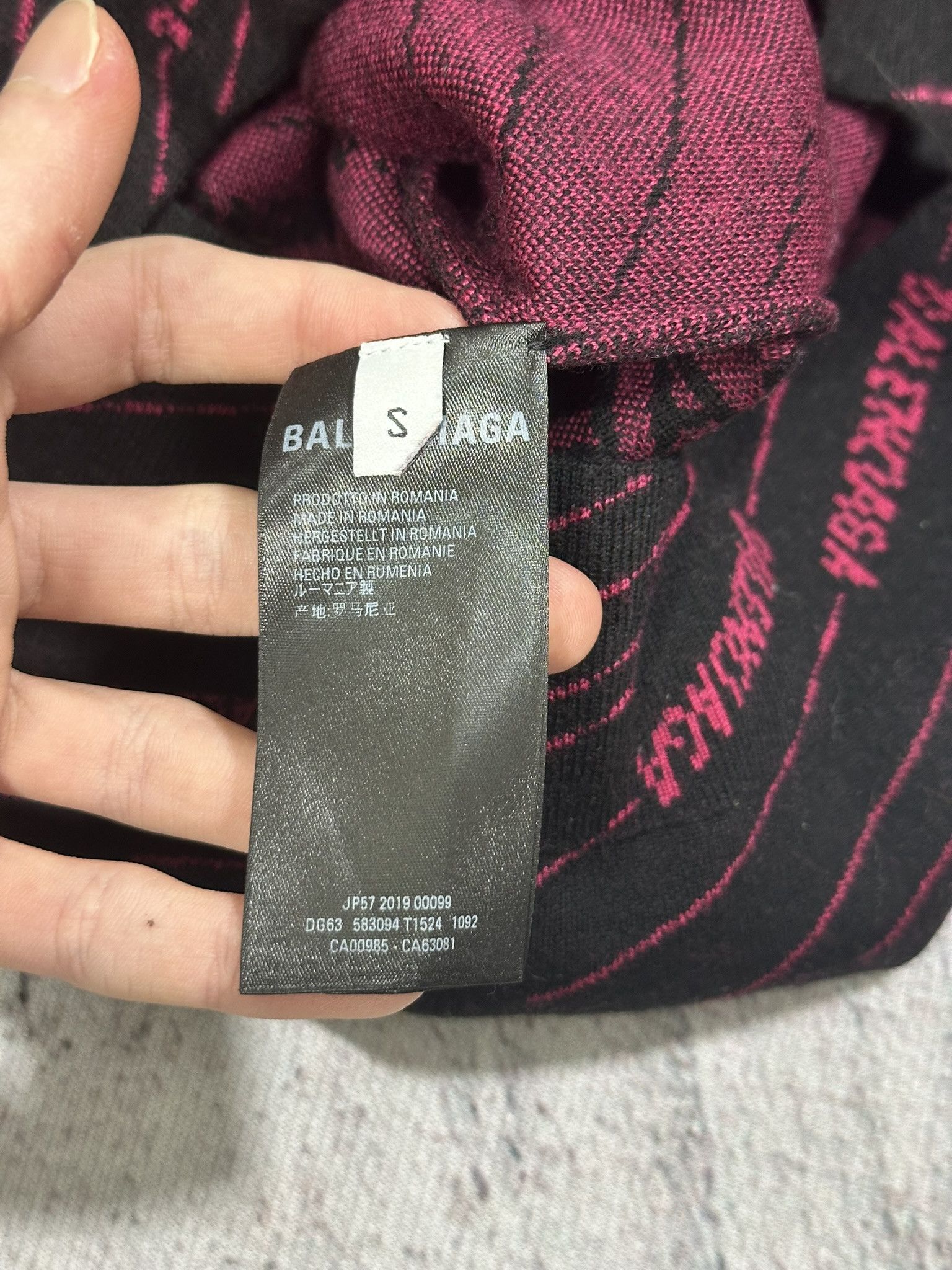 Balenciaga Balenciaga Sweater Diagonal Allover Logo Black and Pink Wool Size US S / EU 44-46 / 1 - 8 Thumbnail