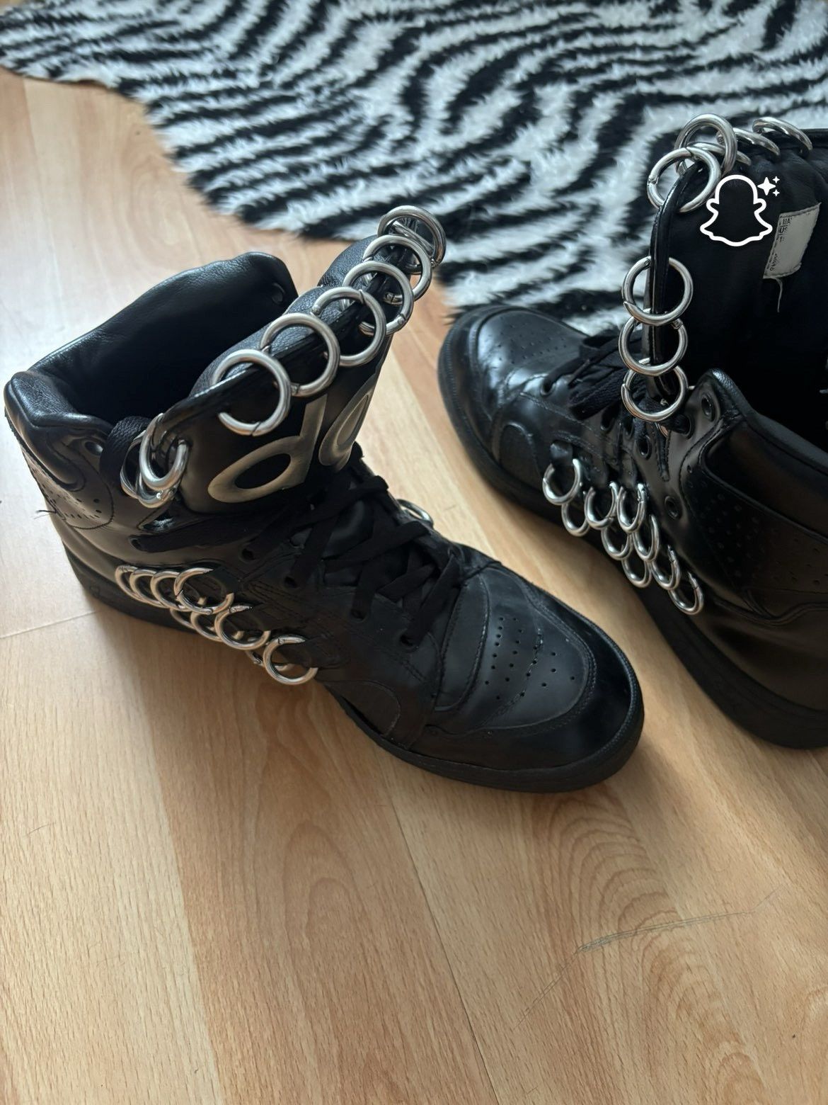 Adidas × Jeremy Scott Adidas x Jeremy Scott Js Instinct Hi Ring Black Size US 10 / EU 43 - 6 Thumbnail