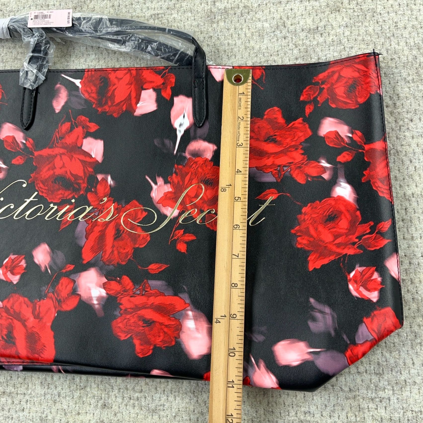 Victoria's Secret VINTAGE? No. Victoria's Secret Large Floral Tote Bag Roses Flowers Shoulder Weekender Bag NWT Size ONE SIZE - 5 Thumbnail