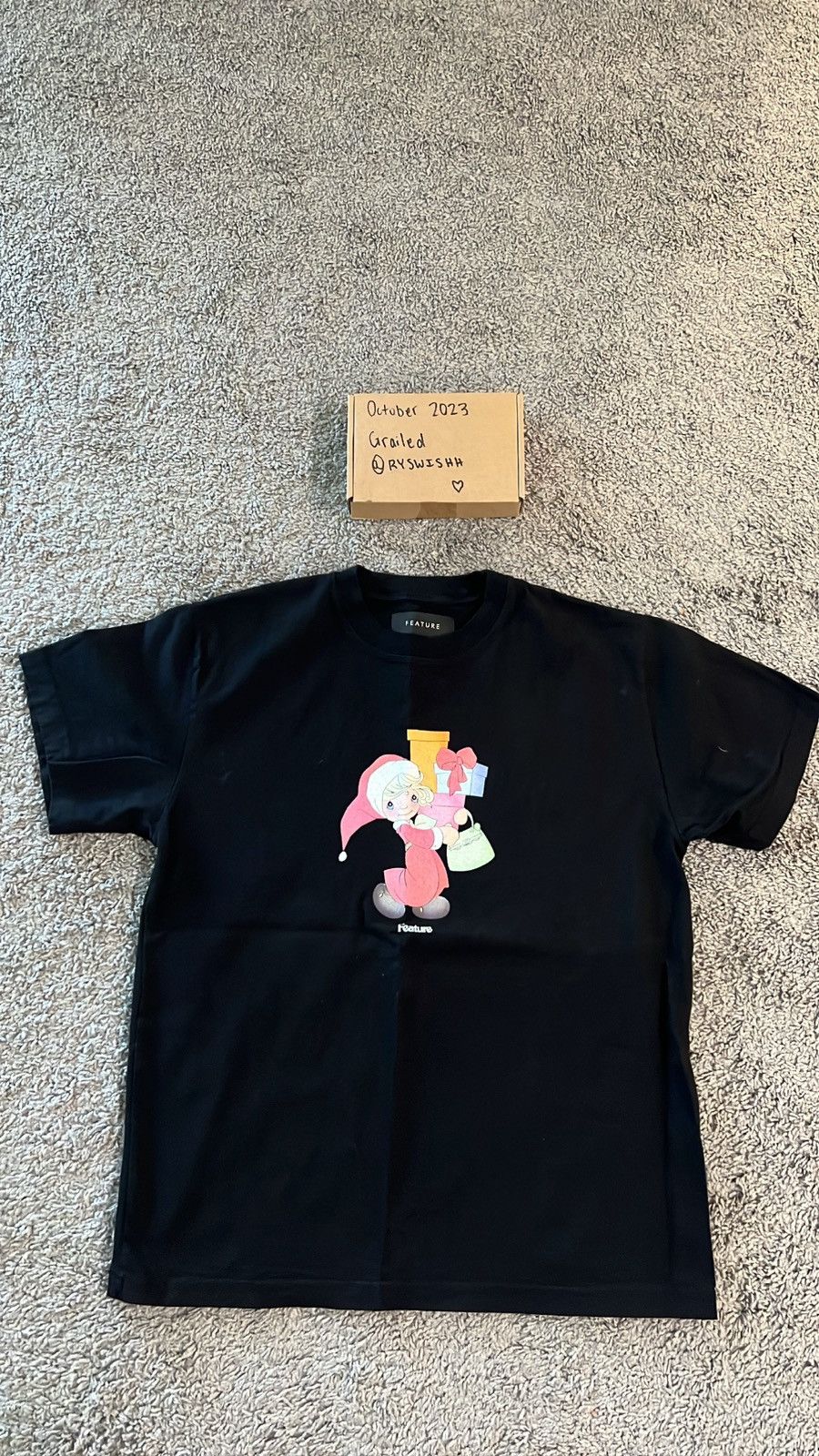 Feature Feature Holiday Front and Back Graphic T-Shirt Size US S / EU 44-46 / 1 - 1 Thumbnail
