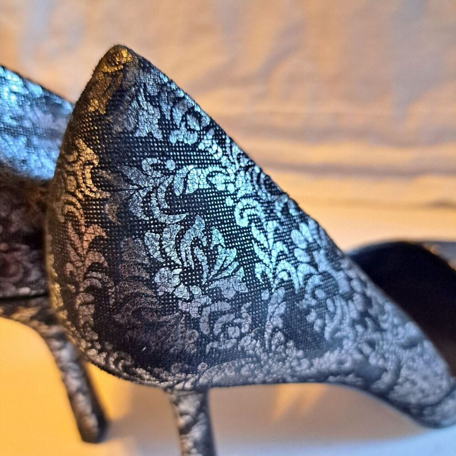 Donald Pliner Donald Pliner Pola Brocade Slip-On Metallic Heels 7.5M New! Size US 7.5 / IT 37.5 - 9 Thumbnail