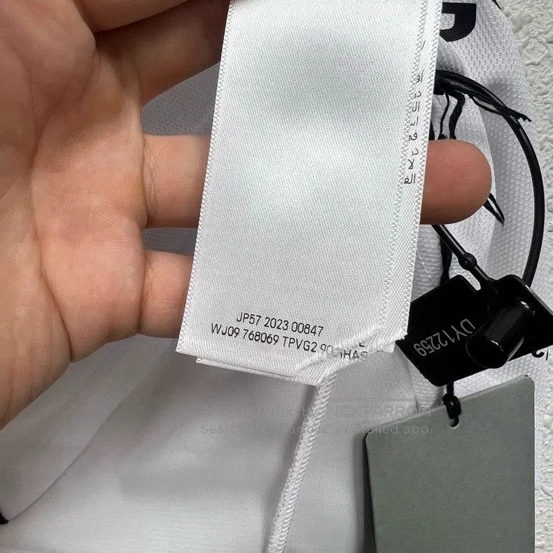 Balenciaga Balenciaga Manchester United Embroidered T-shirt. Size US S / EU 44-46 / 1 - 6 Thumbnail