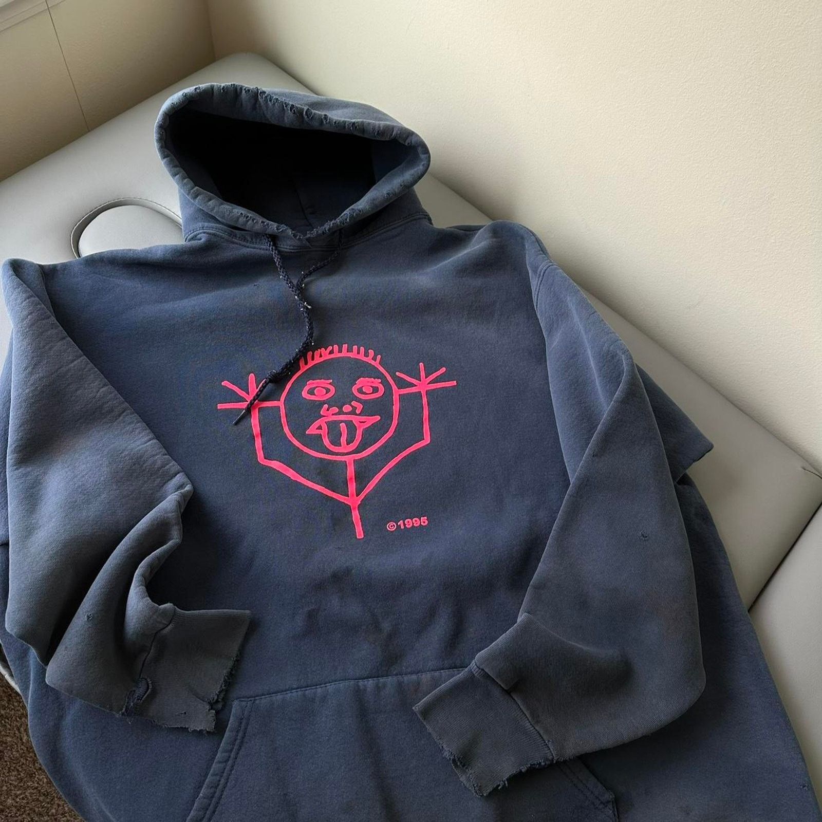 Vintage intage 90s Graphic Faded Thrashed Heavyweight Sweatshirt Size US XXL / EU 58 / 5 - 1 Thumbnail