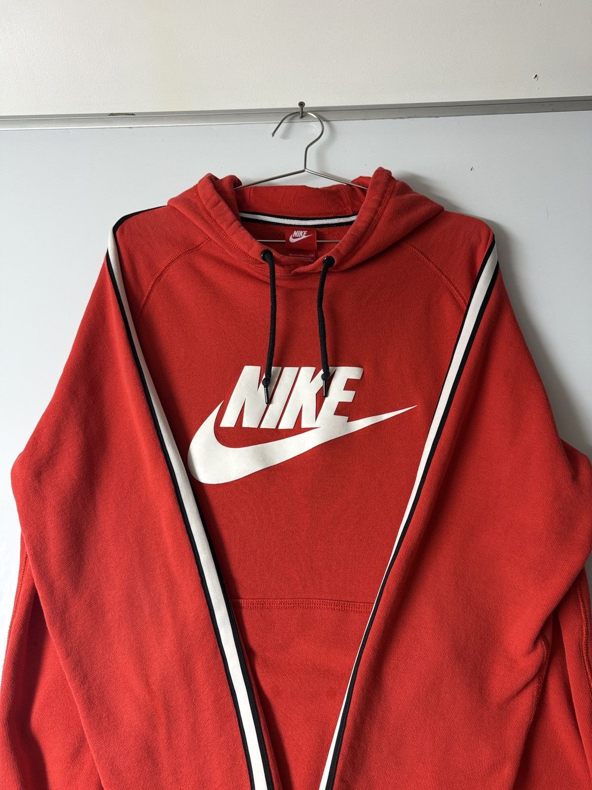 Nike Nike Men's Red Hoodie with white Logo Size US XL / EU 56 / 4 - 1 Thumbnail